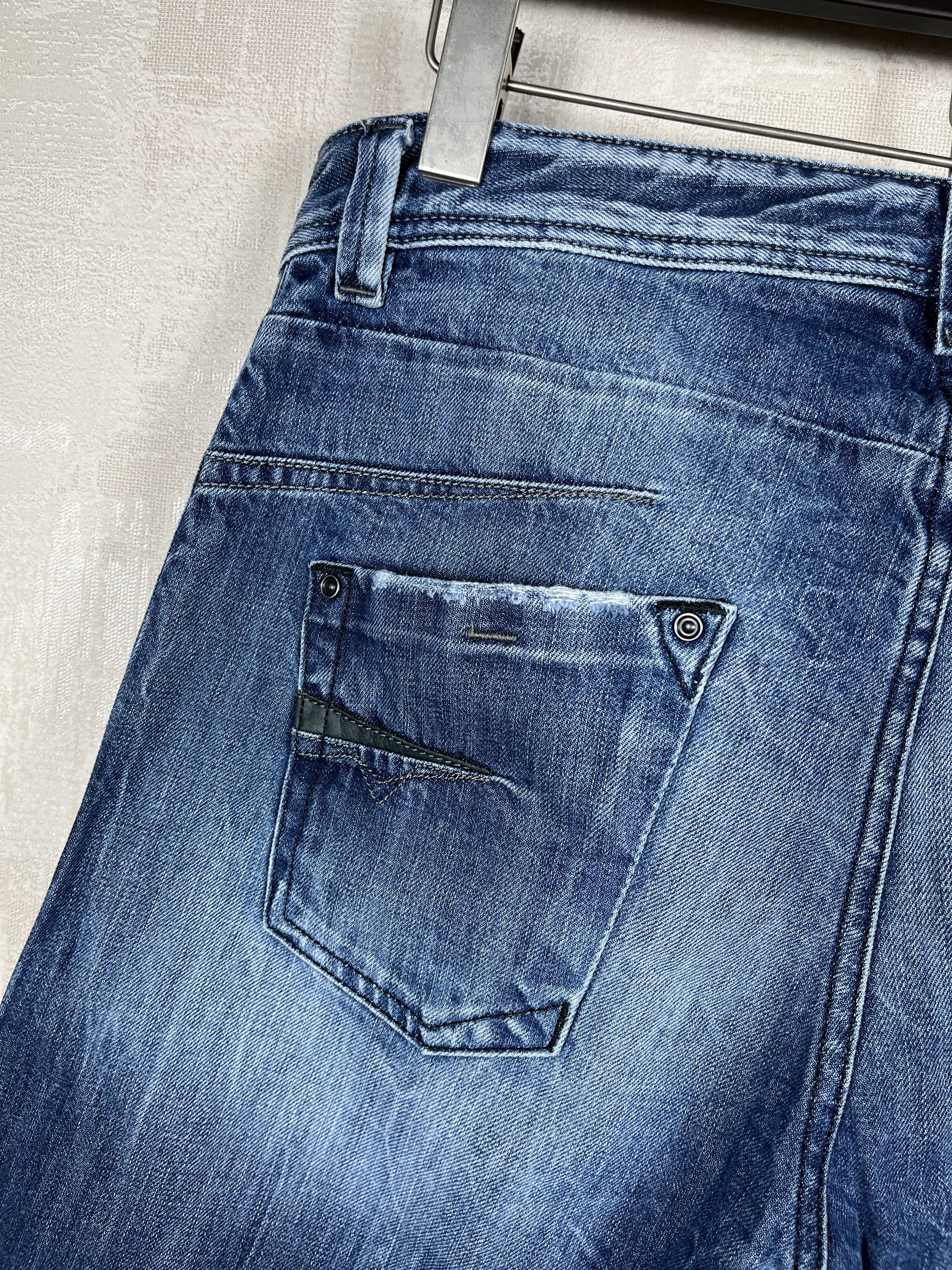 Diesel Diesel Darron Regular Slim Tapered Denim Jeans Button Fly Size US 33 - 20 Thumbnail