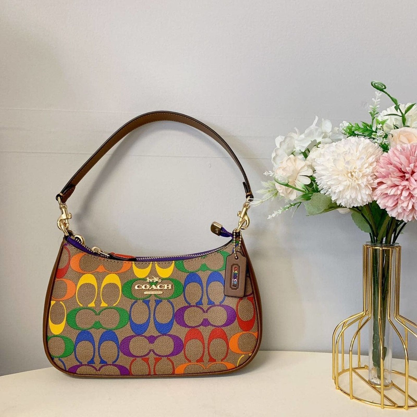 Coach Ca176 Teri Shoulder Bag In Rainbow Sig Gold/khaki Mul in Green, Women's