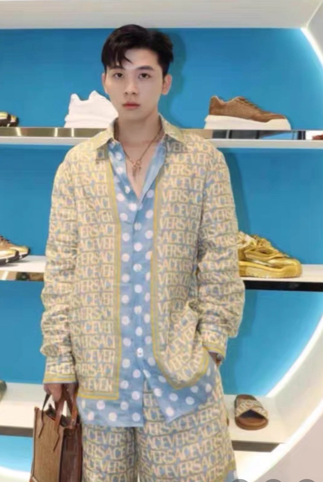 Versace polka dot Versace logo all over Baroque print.linen shirt Size US S / EU 44-46 / 1 - 2 Thumbnail