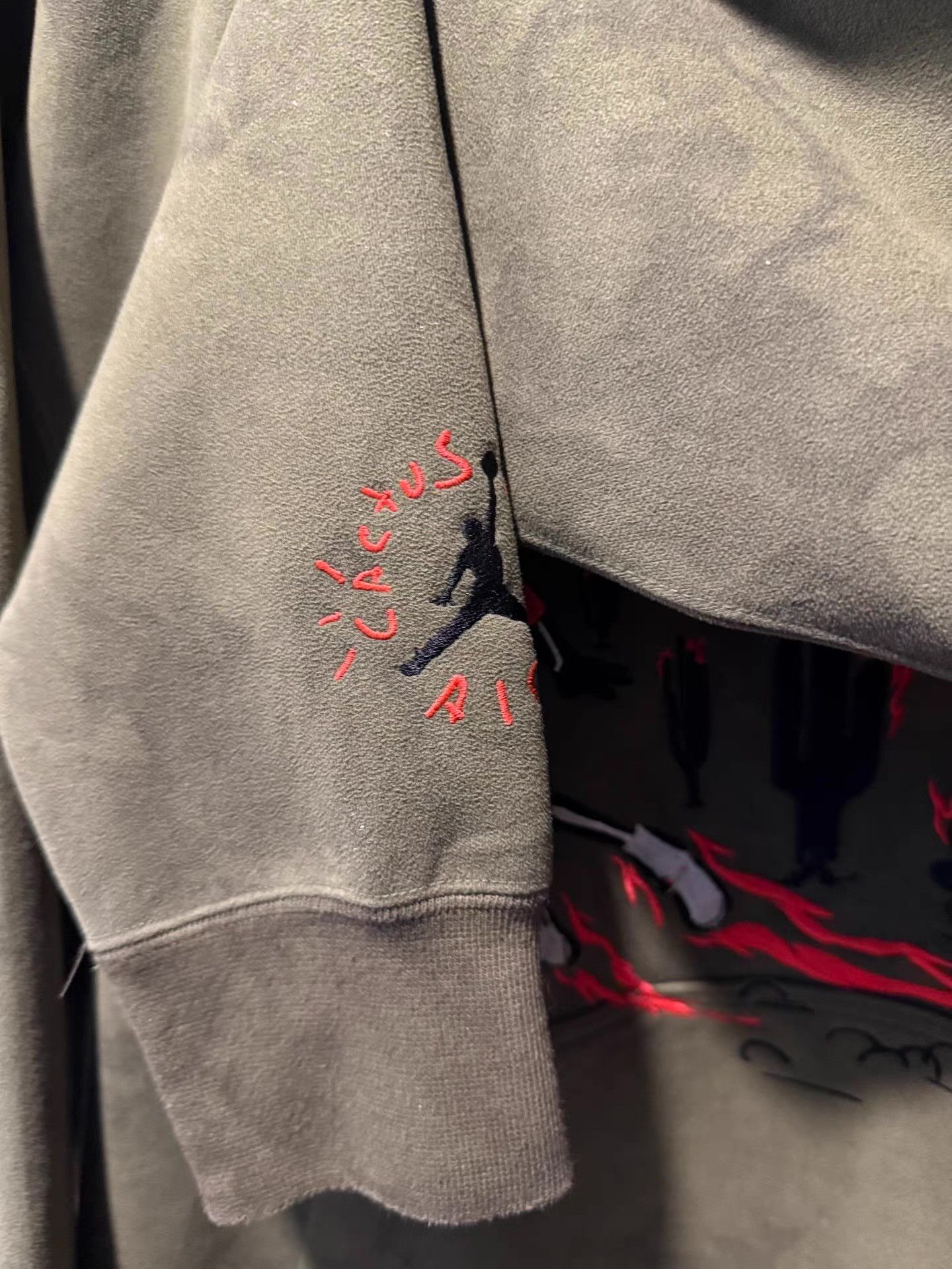 johnnie-O Jordan x Travis Scott collaborative militarygreenhoodie Ｑ20 Size US M / EU 48-50 / 2 - 5 Thumbnail
