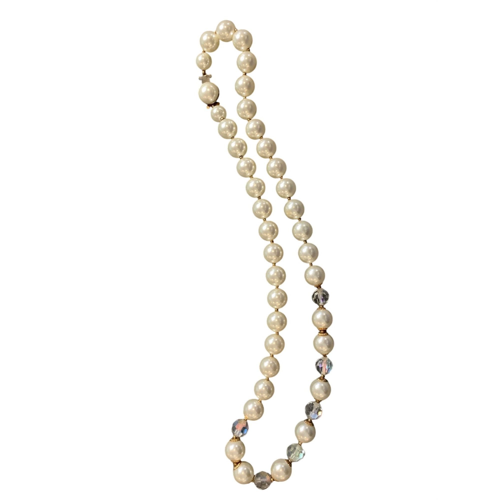 Other Vtg Faux Pearl & Plastic Crystal Bead Necklace With Gold-Ton Size ONE SIZE - 1 Thumbnail