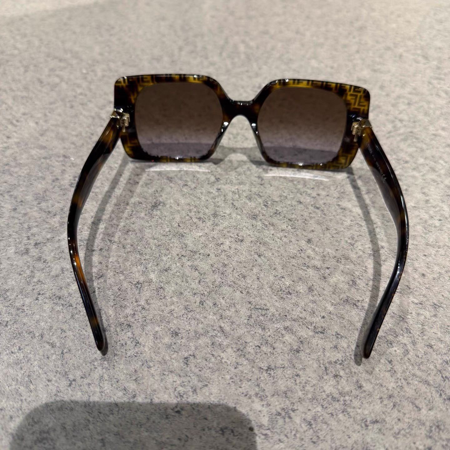 Fendi FENDI Roma Series Tortoiseshell Sunglasses Q10 Size ONE SIZE - 2 Thumbnail