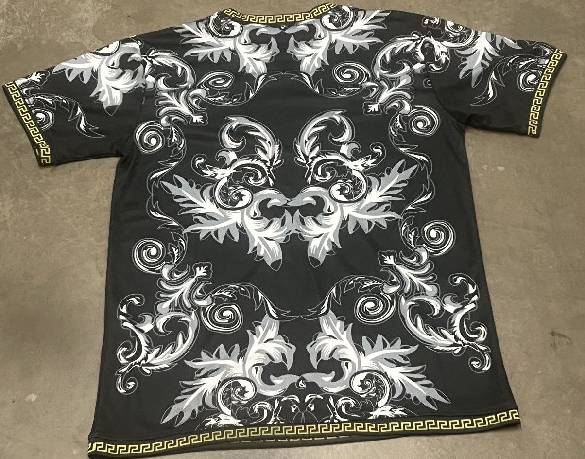 Versace Puma Versace Italy Soccer Jersey size Medium NEW Size US M / EU 48-50 / 2 - 4 Thumbnail