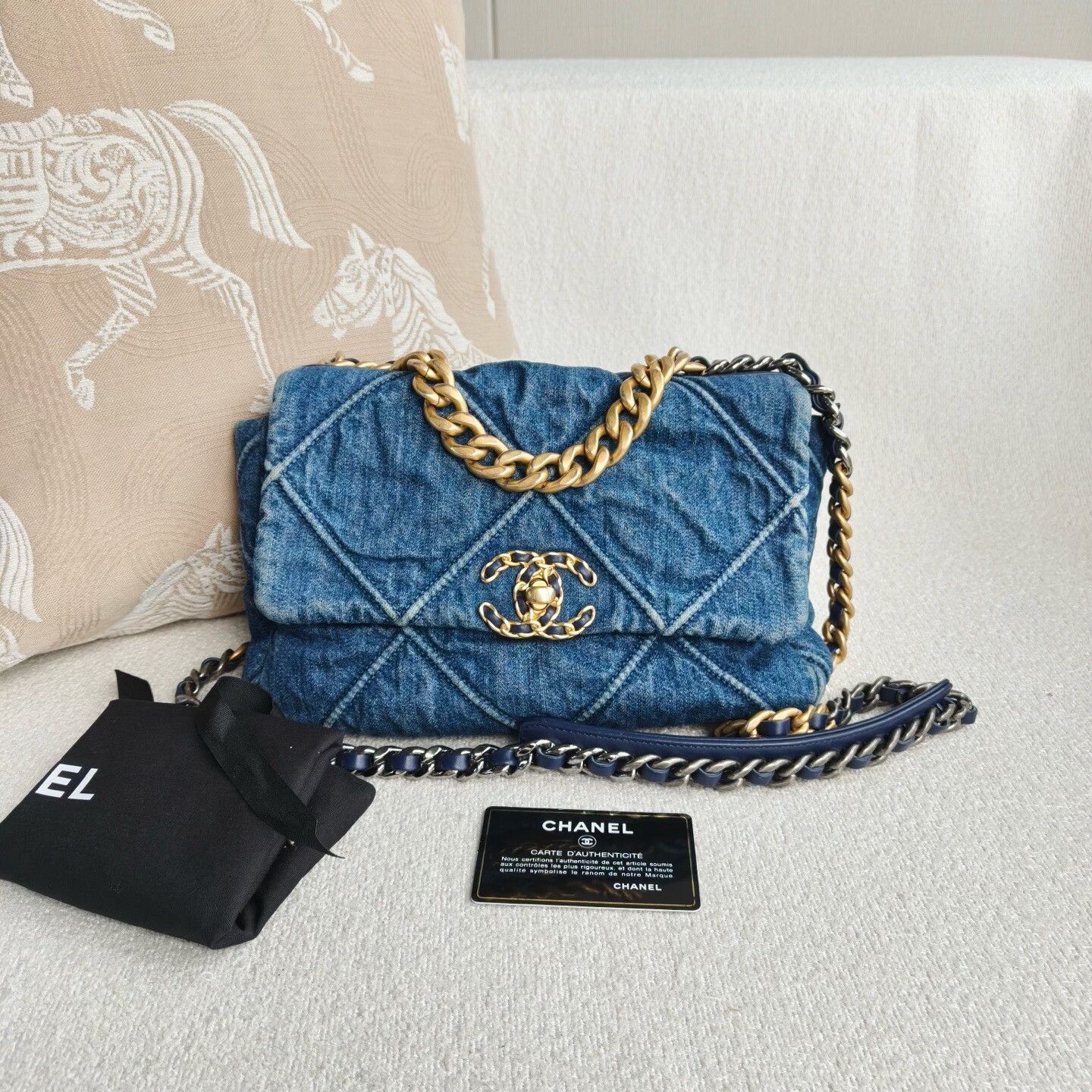 Chanel Pre-loved Bag Very good condition Size ONE SIZE - 1 Thumbnail