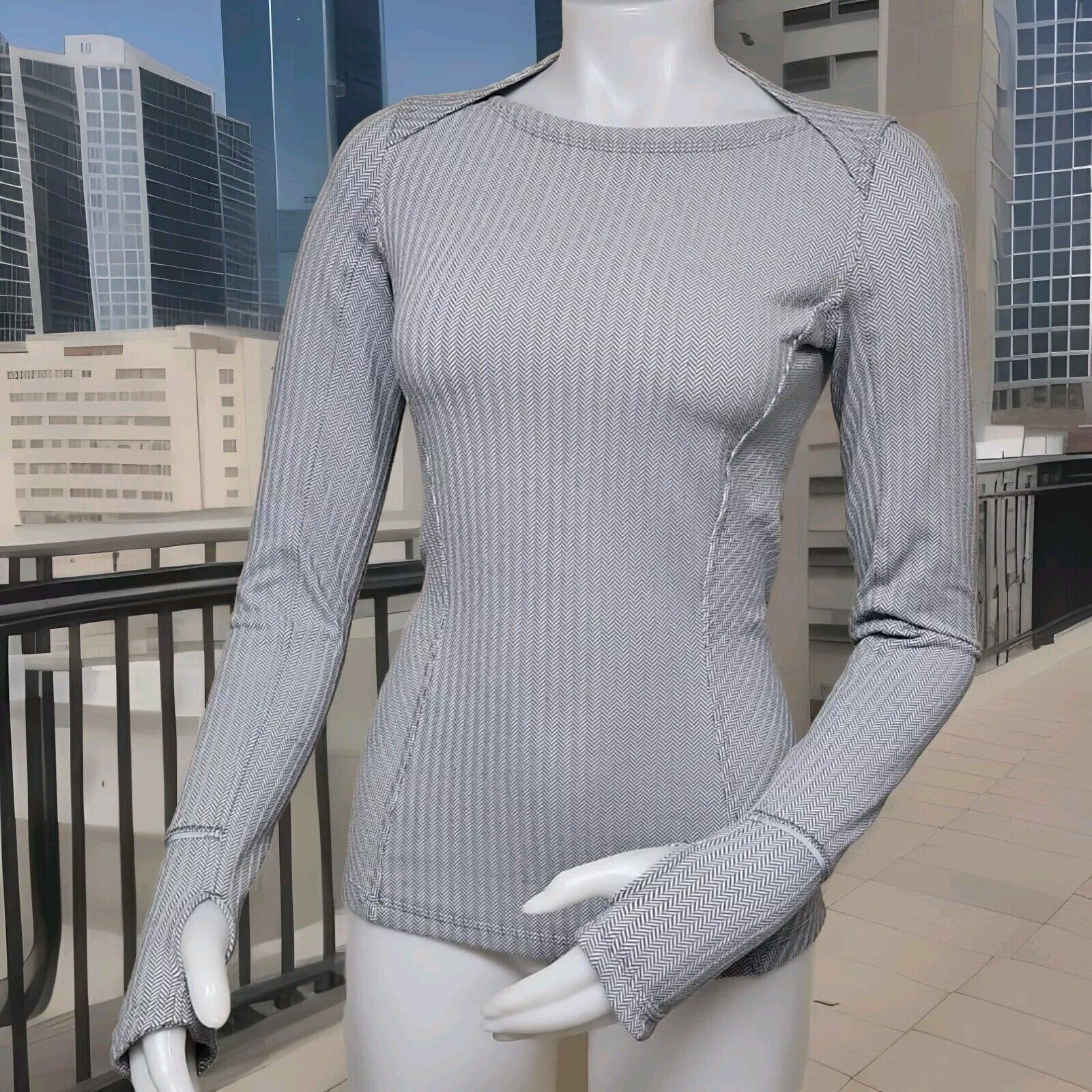 Lululemon Lululemon Kanto Catch Me Long Sleeve Top Womens 4 Heathered Size S / US 4 / IT 40 - 1 Thumbnail