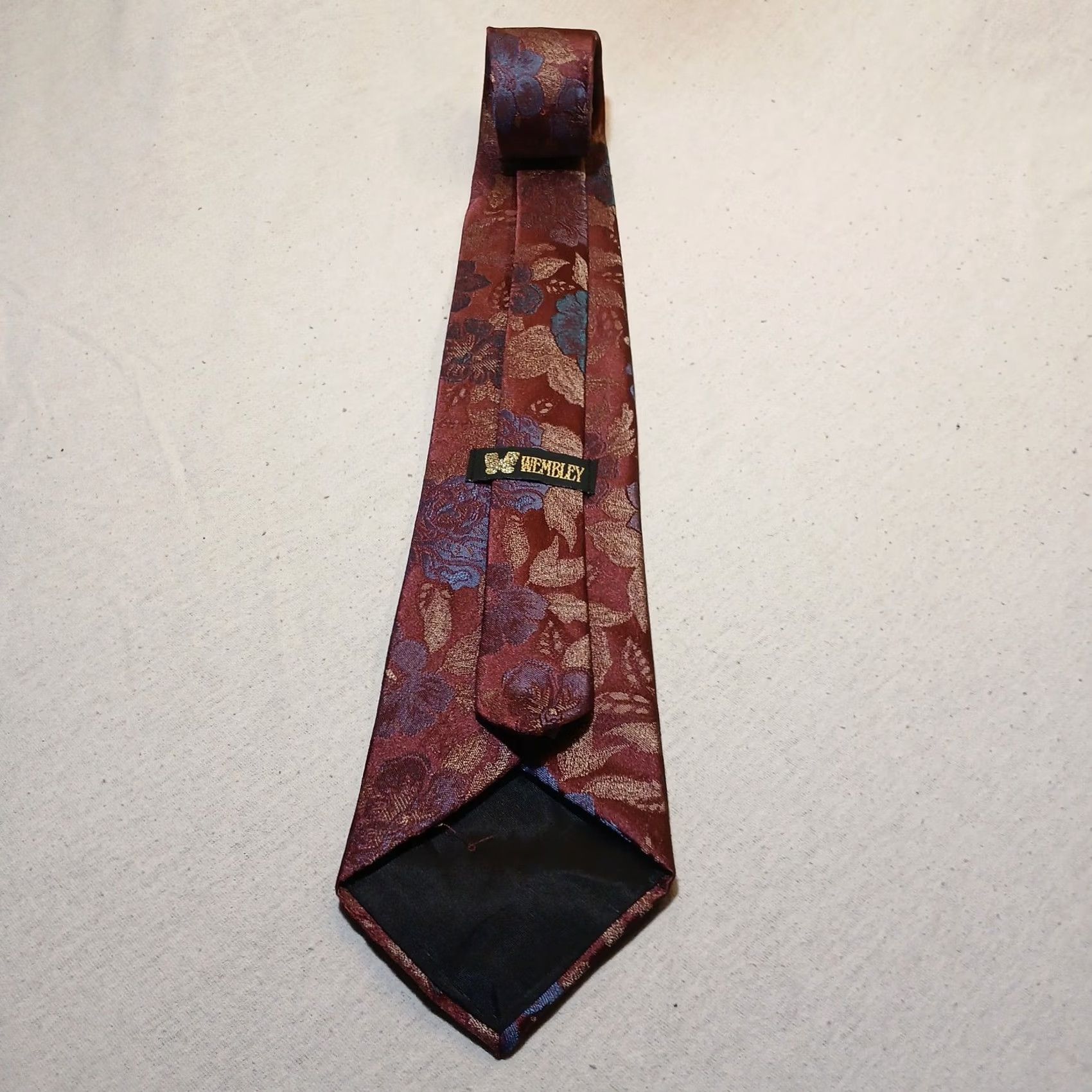 Vintage VINTAGE Wembley Necktie Burgundy Floral Pattern Polyester 58" X 3.5" Mens Tie Red Designer Classic 58"-60" Vintage USA Wembley Mens Neckwear Size ONE SIZE - 3 Thumbnail