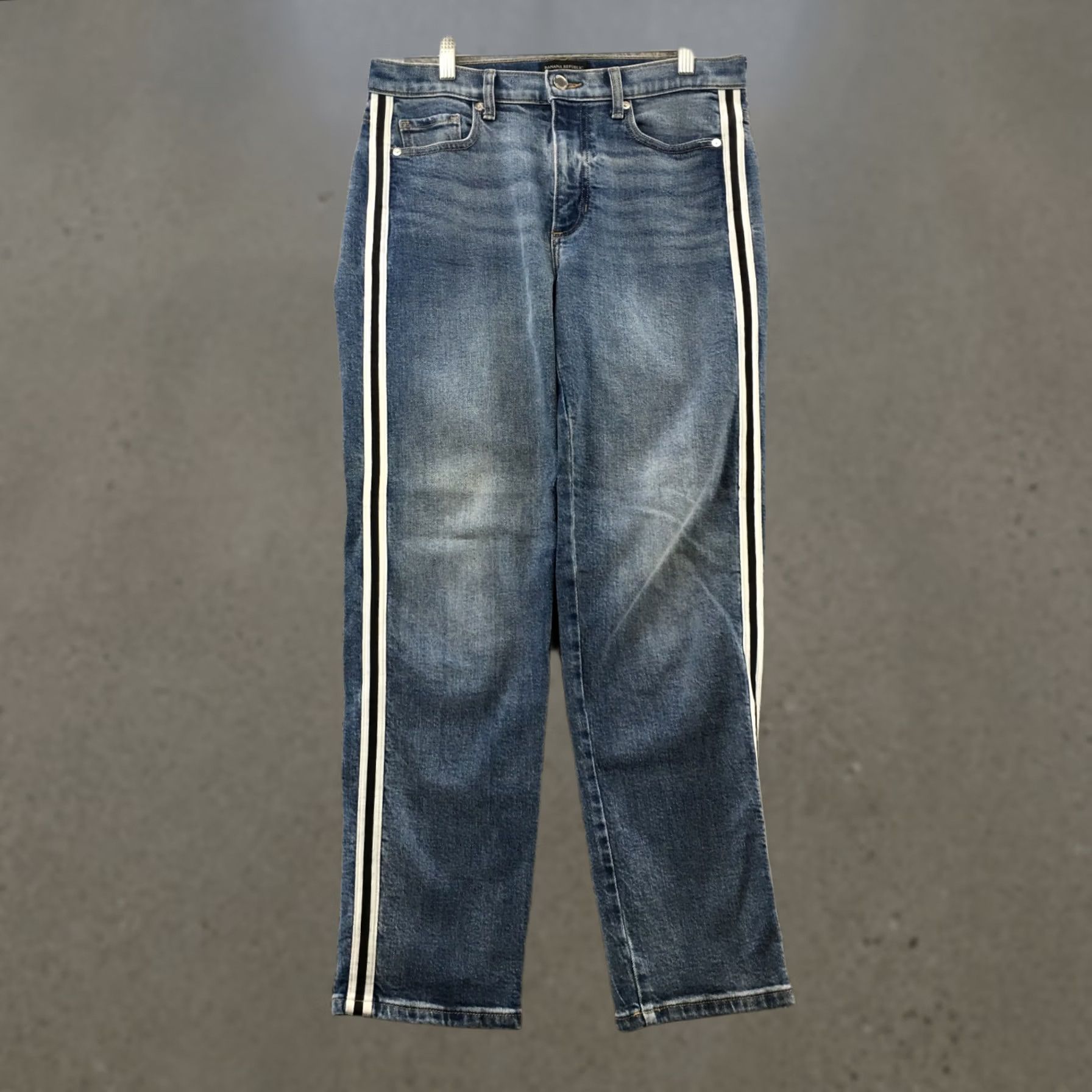 Banana Republic Banana Republic Jeans Womens 28L Blue Denim Straight Mid Rise Zip Jeans 32x30 Classic Modern Mens Womens Boys Girls Size 28" / US 6 / IT 42 - 1 Thumbnail