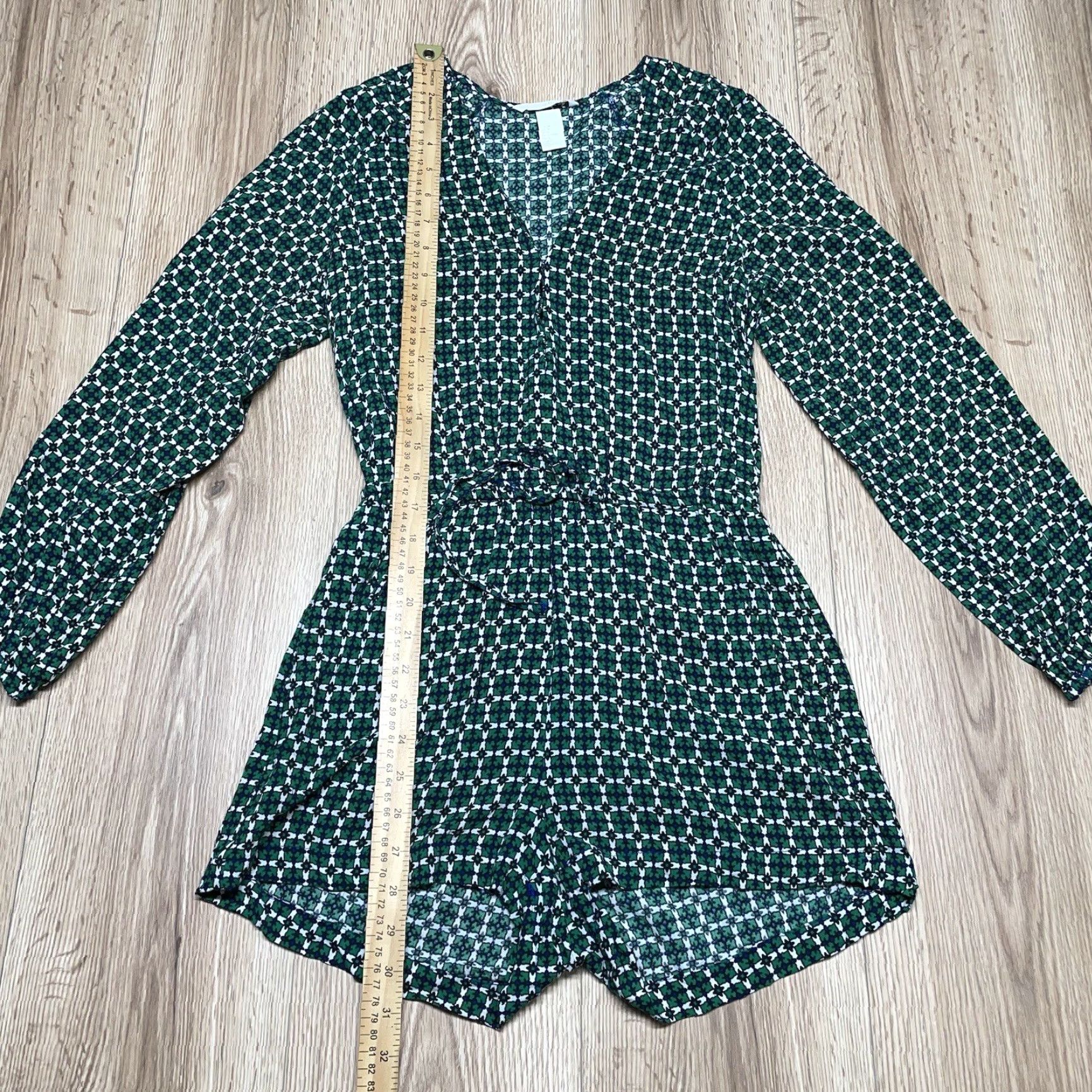 H&M H&M Geometric Playsuit Romper Women's Size 4 Green Long Sleeve V-Neck Casual Teens Size S / US 4 / IT 40 - 4 Thumbnail