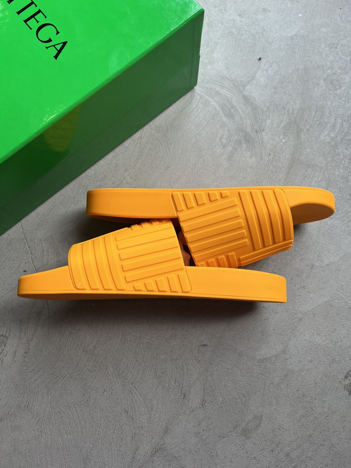 Bottega Veneta Bottega Veneta Rubber Slides Size US 8 / EU 41 - 2 Thumbnail