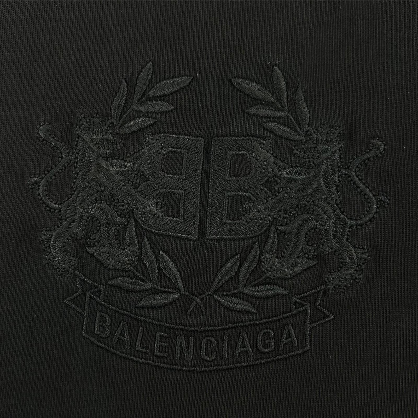 Balenciaga Balenciaga Crest Embroidered Black T Shirt Size US L / EU 52-54 / 3 - 3 Thumbnail