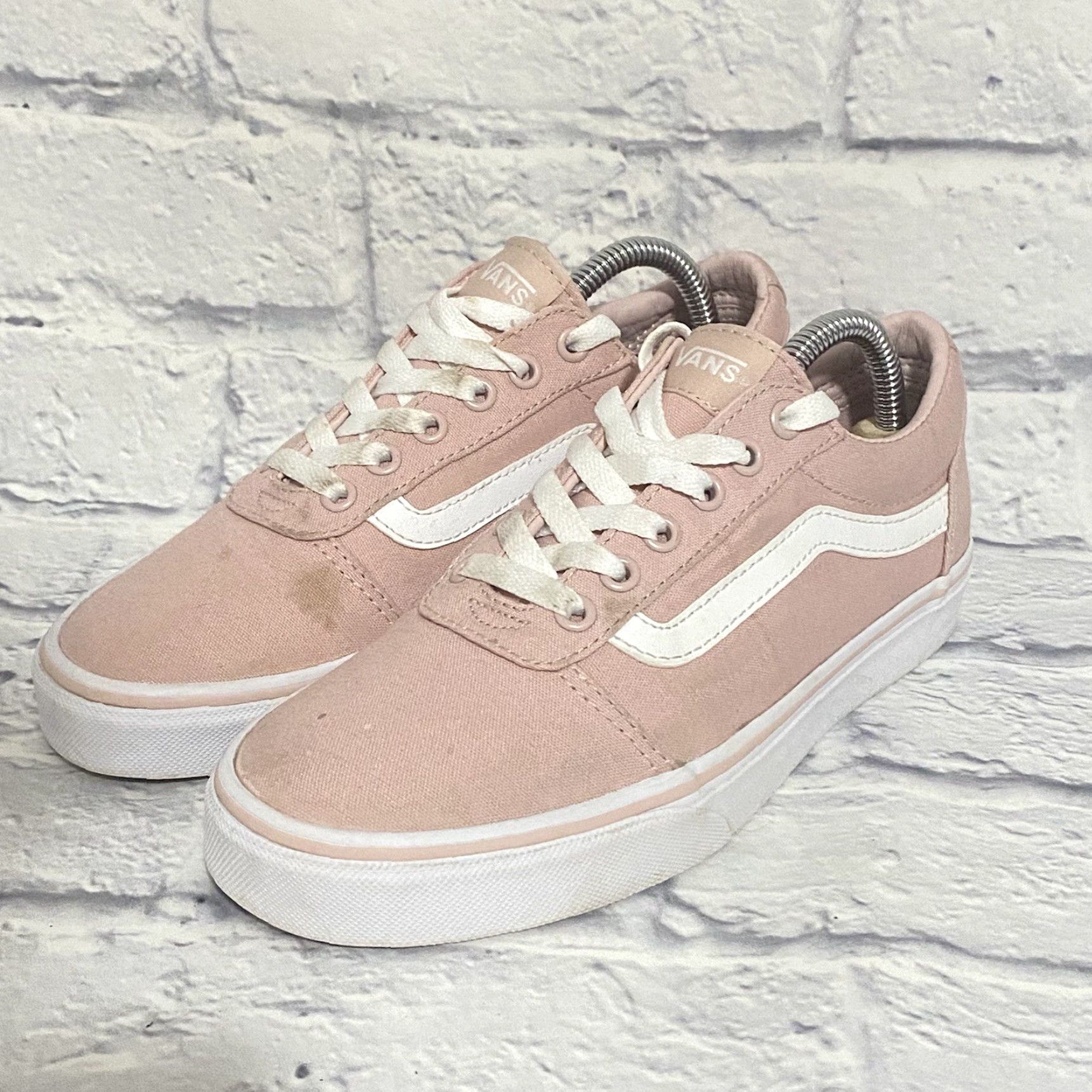 Vans VANS Old Skool Pink Solid Low Top Lace Up Skate Shoes Womens Size 7.5 Footwear Sneaker Casual Canvas Breathable Comfort Logo Included Size M / US 6-8 / IT 42-44 - 3 Thumbnail