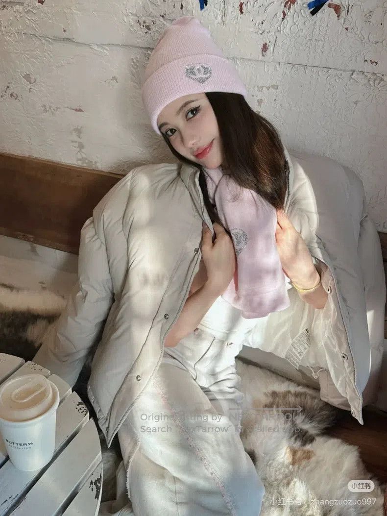 Chanel Chanel 25C Pink Sequin Love Knitted Cold Hat Size ONE SIZE - 9 Thumbnail