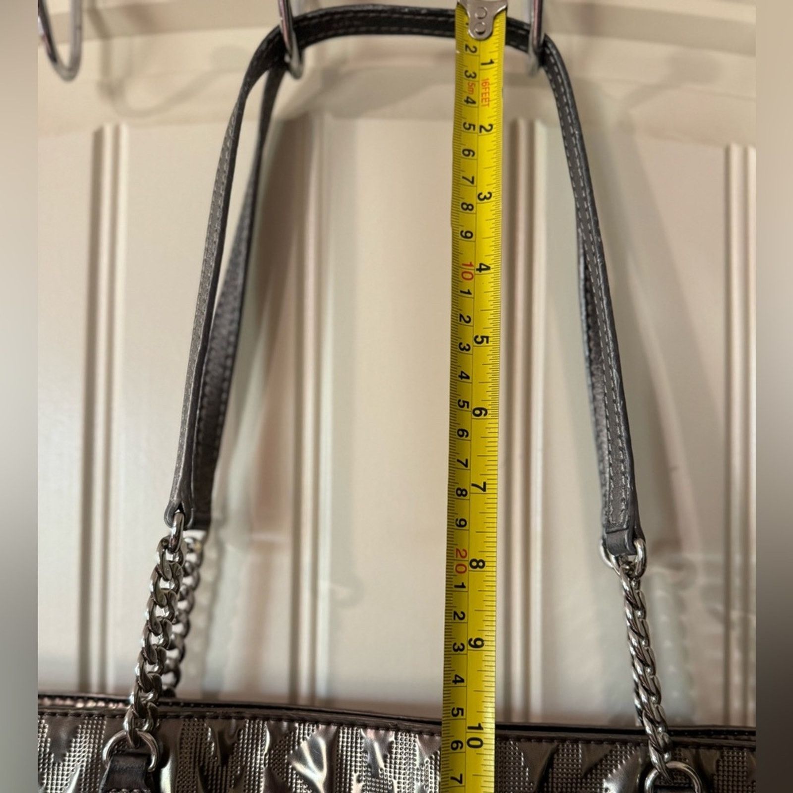 Michael Kors MICHAEL KORS 🩶 Monogrammed Metallic Tote with Silver Chains Size ONE SIZE - 8 Thumbnail