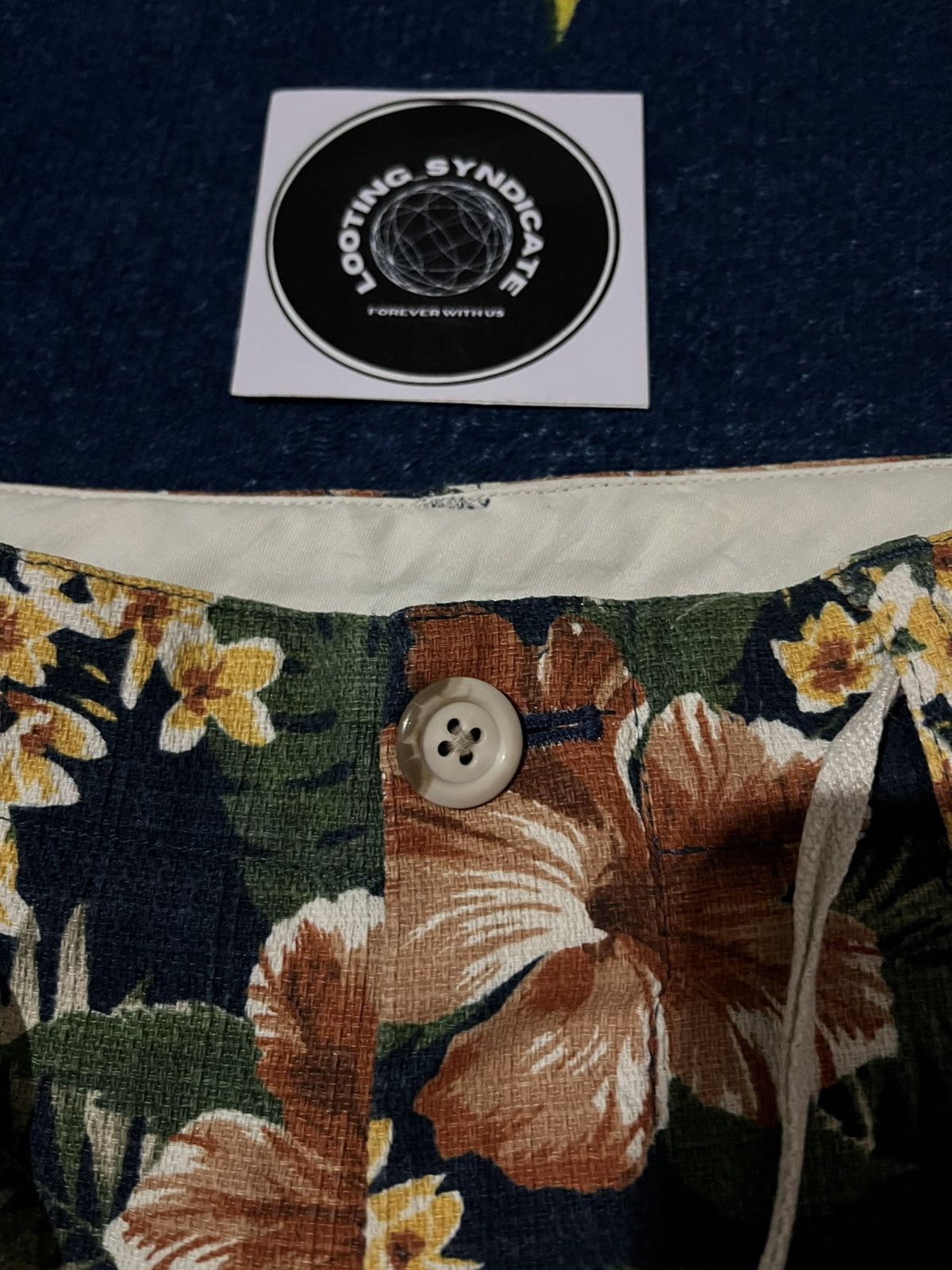 BEAUTY&YOUTH 🔥Beauty & Youth United Arrows Floral Design Short Pants Size US 32 / EU 48 - 6 Thumbnail