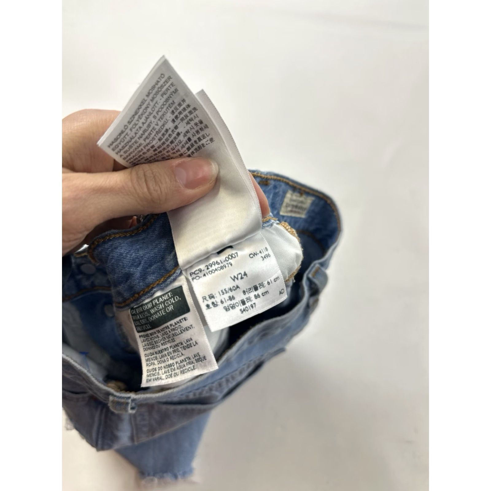 Levi's Levi’s Premium 501 Shorts Womens 24 Blue Cut Off Denim Jean Distressed Size 42" / US 20 - 5 Thumbnail