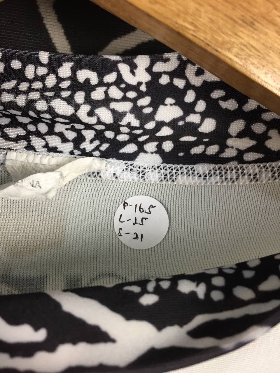Rusty Rusty Supply Co. Patterned Sleeves Surfwear Rash Guard Size US L / EU 52-54 / 3 - 15 Thumbnail