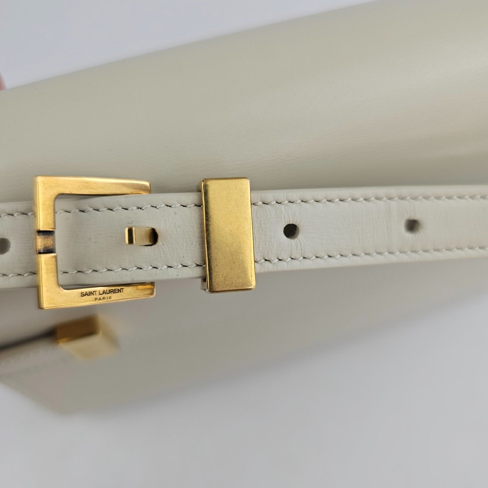 SAINT LAURENT Manhattan Box Small $3000 Blanc Vintage Leathe