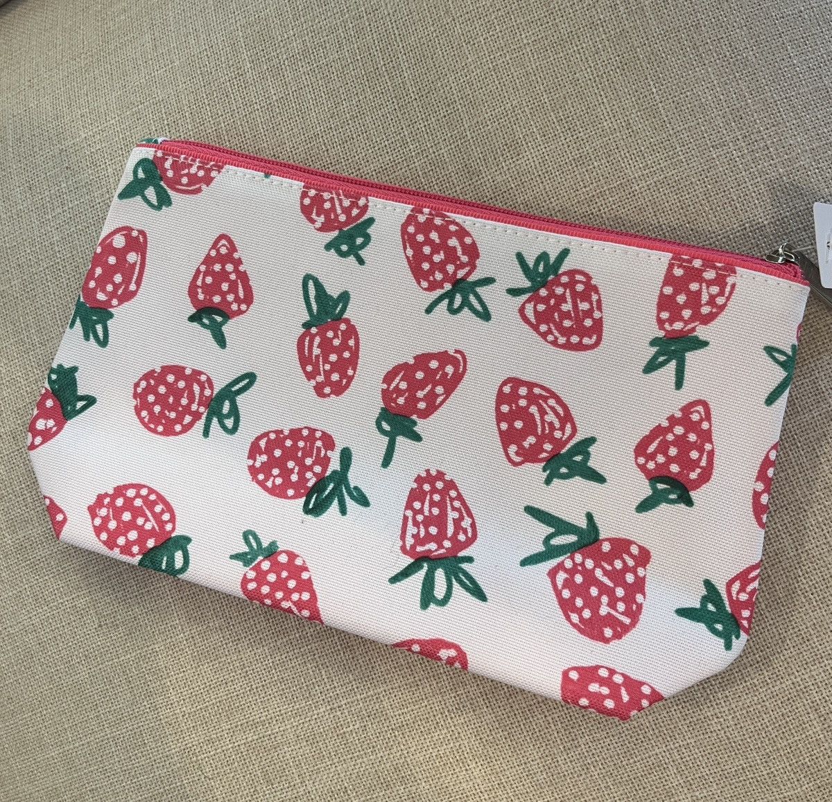 Other Cosmetic Bag Clinique Pink and White Strawberry Print New Size ONE SIZE - 2 Thumbnail