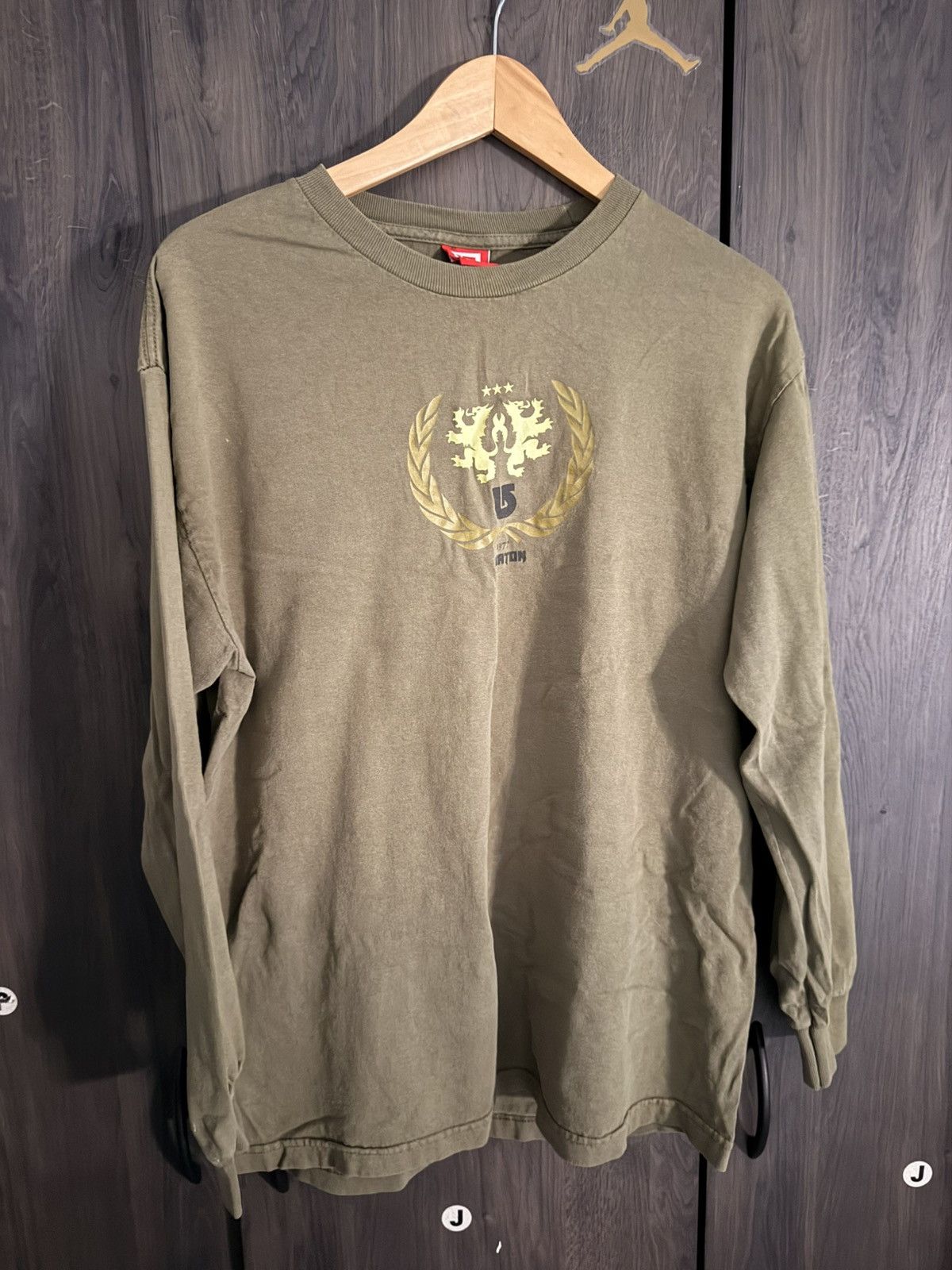 Burton Vintage olive green Burton long sleeve Size US L / EU 52-54 / 3 - 1 Thumbnail