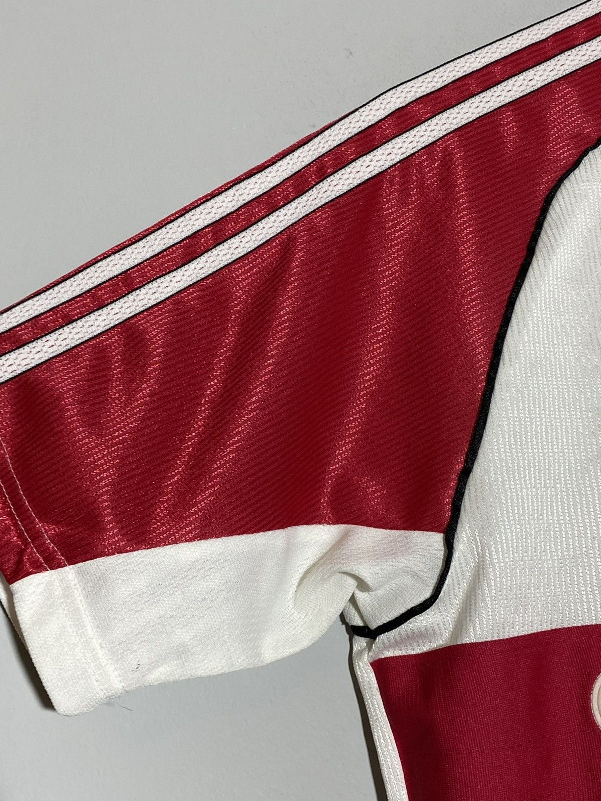Adidas Adidas VfB Stuttgart 1998/98 Home Vintage Football Shirt Size US XS / EU 42 / 0 - 9 Thumbnail