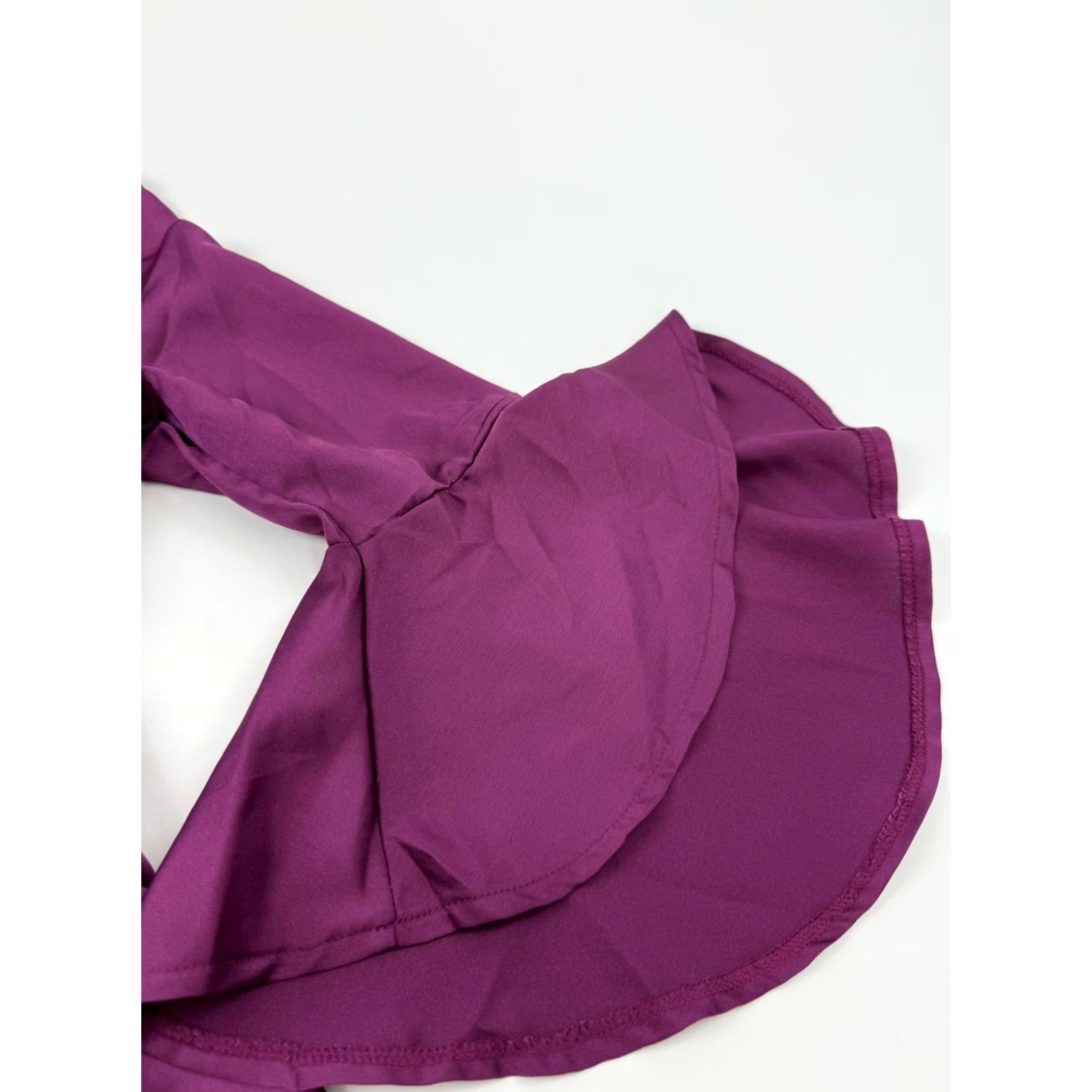 Vintage O.VIANCA Romper Womens Medium Purple Satin Long Sleeve Ruffle Belted V Neck Size M / US 6-8 / IT 42-44 - 3 Thumbnail