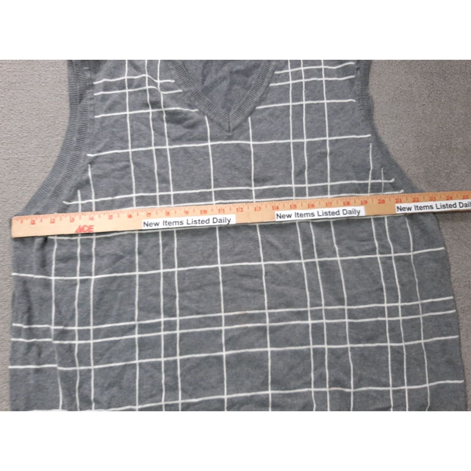Van Heusen Van Heusen Men’s Pullover Sweater Vest Size XL Gray Cotton Sleeveless Geometric Knit Pattern Classic American Designer Size US XL / EU 56 / 4 - 5 Thumbnail