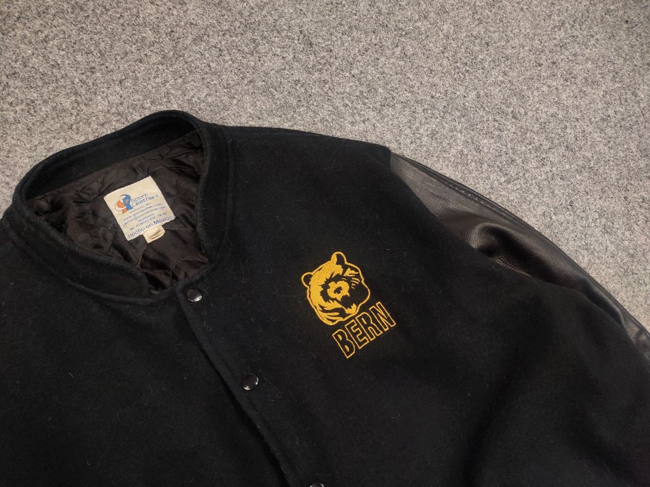 NBA Rare Vintage 90's Grizzlies Bern Wool Leather Bomber jacket Size US XL / EU 56 / 4 - 11 Thumbnail