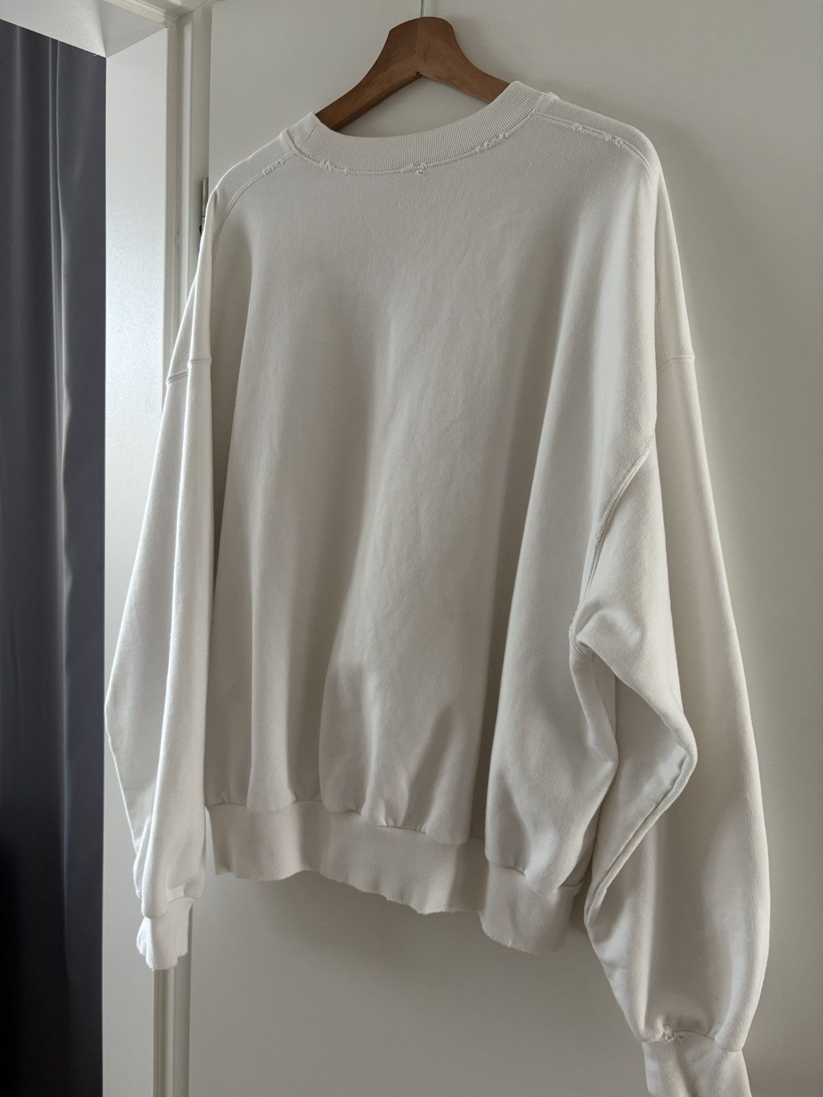 Balenciaga Balenciaga script logo crewneck white Size US L / EU 52-54 / 3 - 8 Thumbnail