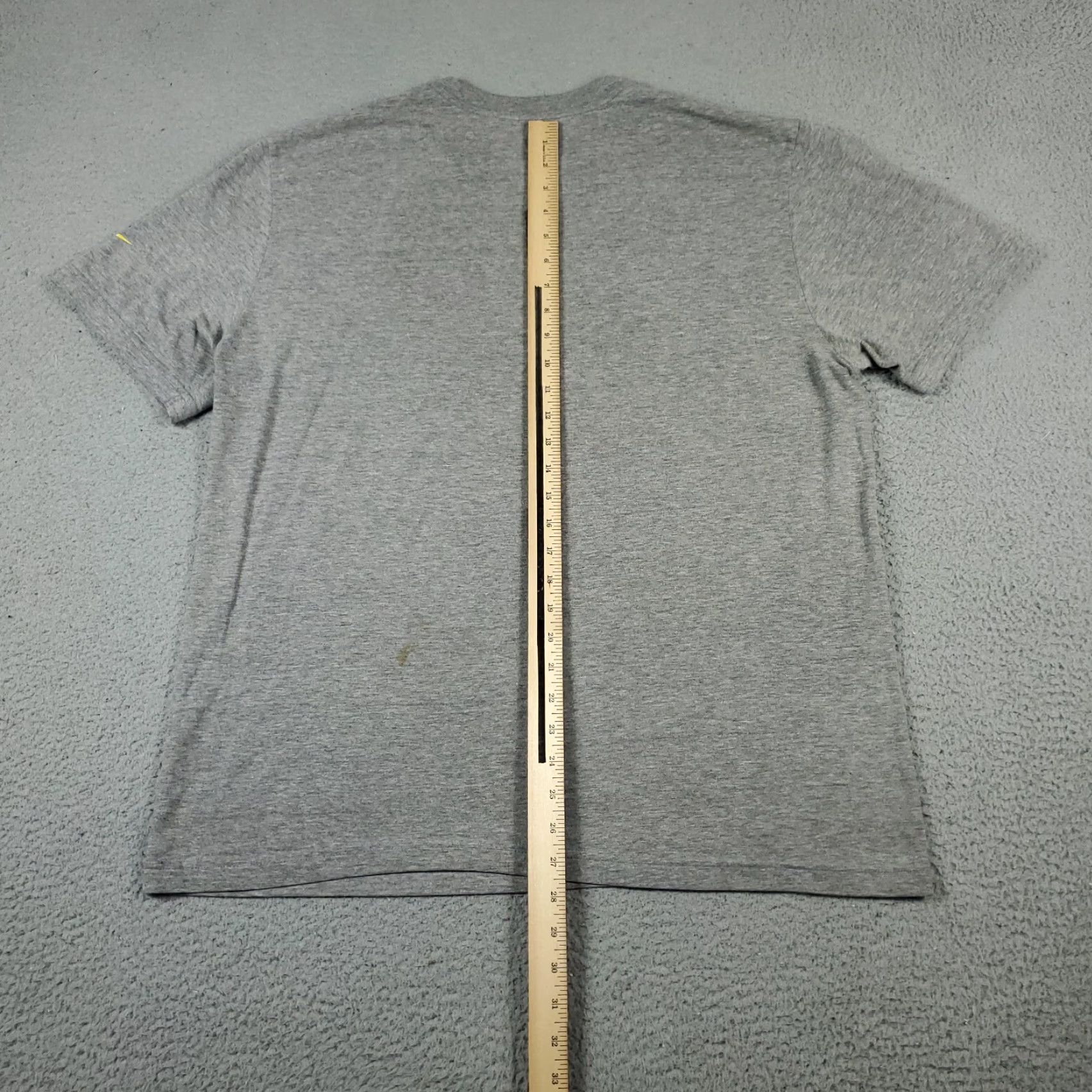 Nike Nike Dri-Fit T-Shirt Mens XL Gray Short Sleeve Casual Logo Sports Size US XL / EU 56 / 4 - 5 Thumbnail