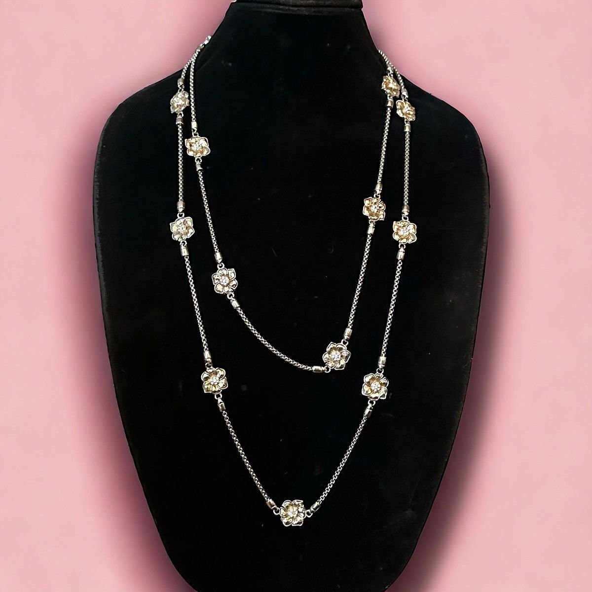 Other Long silver tone stationed flower link necklace Size ONE SIZE - 1 Thumbnail