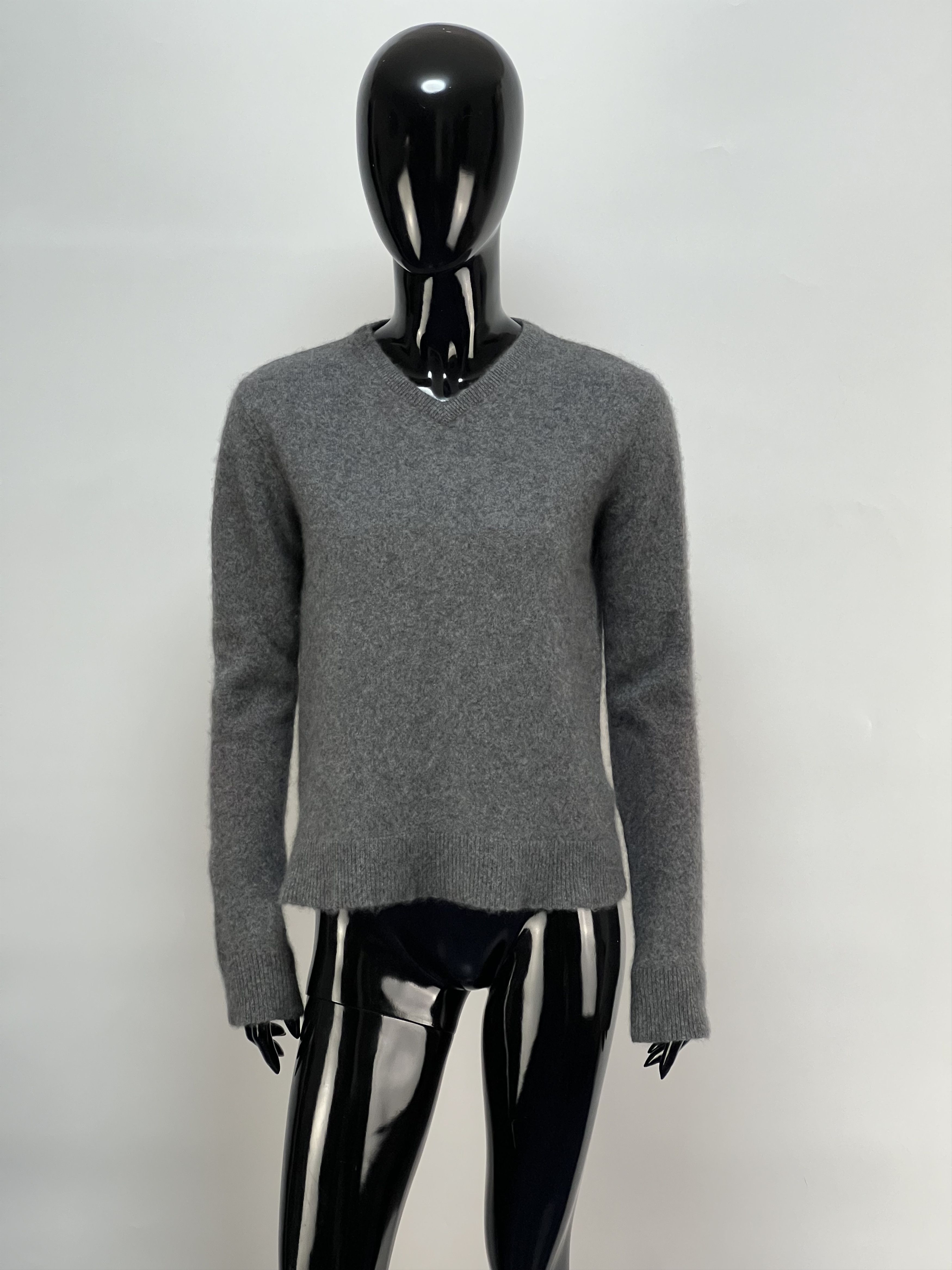 Zadig & Voltaire Zadig & Voltaire Cashmere V-Neck Sweater Leather Aplication Size S / US 4 / IT 40 - 2 Thumbnail