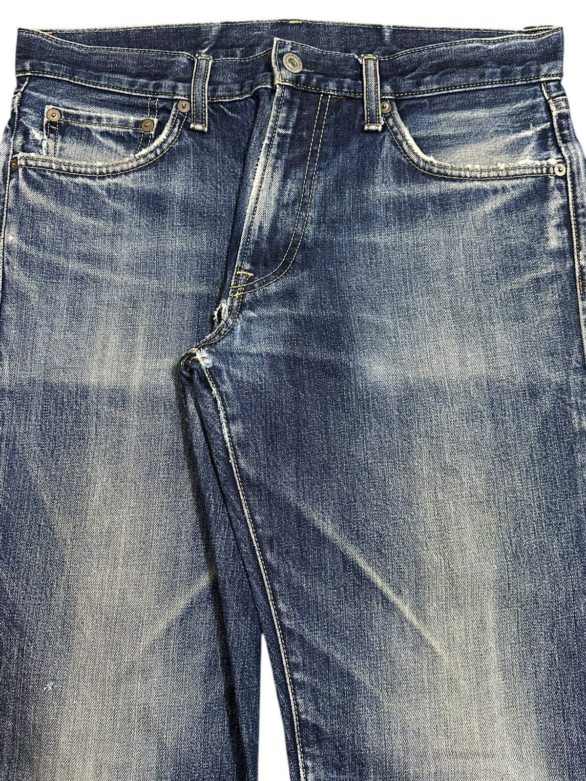 Uniqlo Vintage Japanese Uniqlo Blue Faded Wash Distress Loose Jeans Size US 32 / EU 48 - 4 Thumbnail