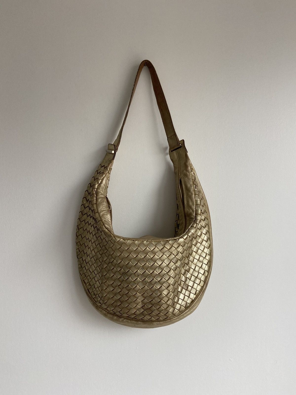 Bottega Veneta Bottega Veneta Gold Intrecciato Hobo Bag Size ONE SIZE - 1 Thumbnail