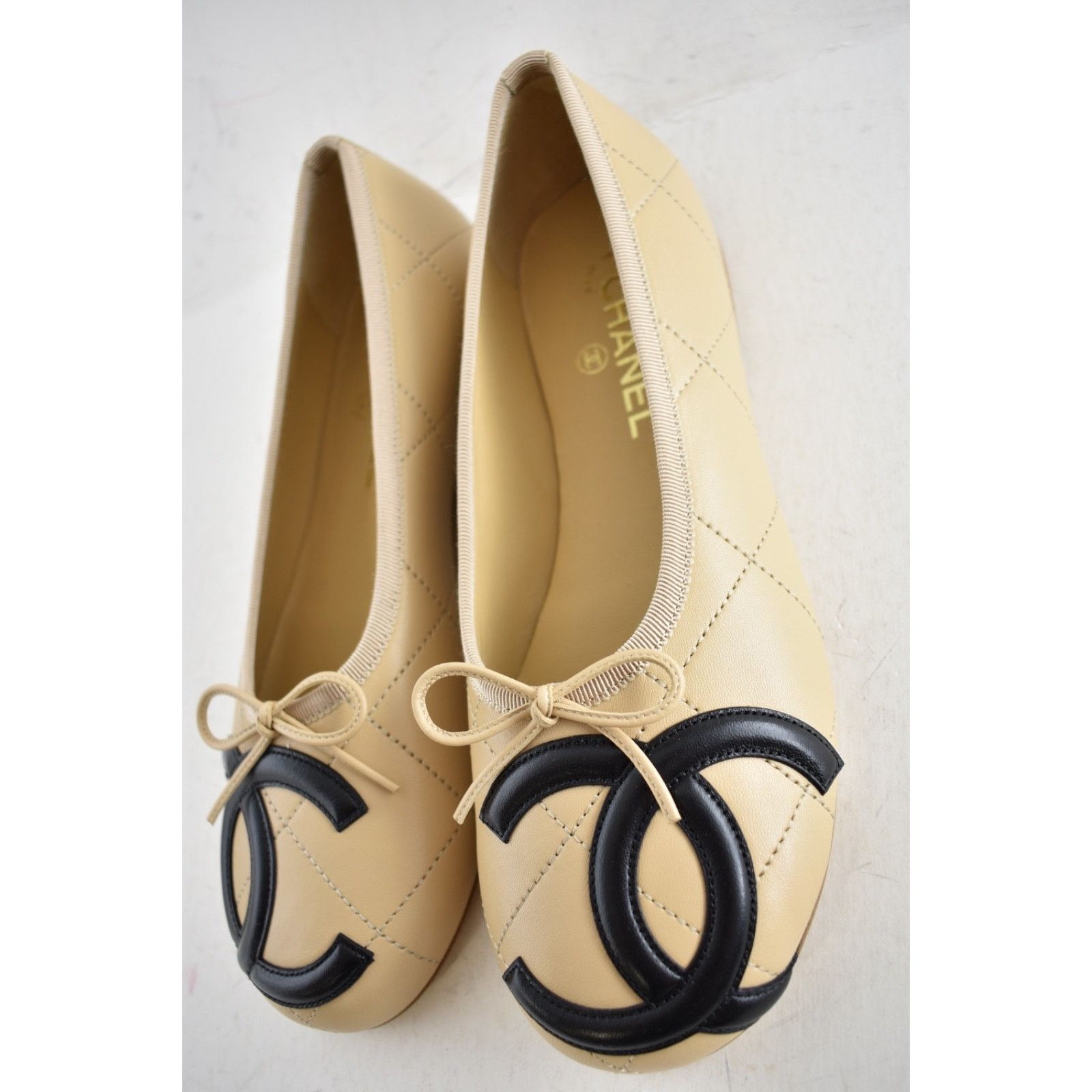 Chanel Chanel Coco Beach Cambon Beige Black CC XL Logo Flats 37 Size US 6 / IT 36 - 17 Thumbnail