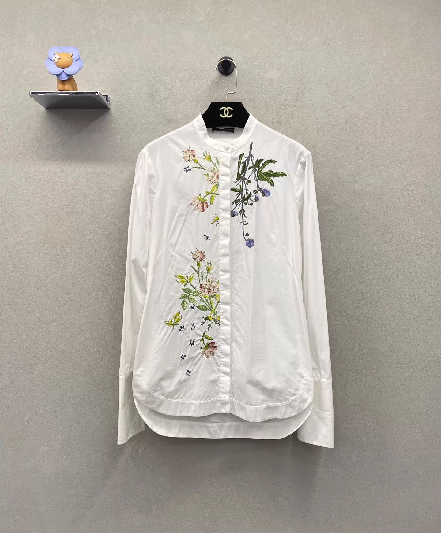Alexander McQueen Alexander McQueen White Floral Embro Shirt 40 Size S / US 4 / IT 40 - 1 Thumbnail
