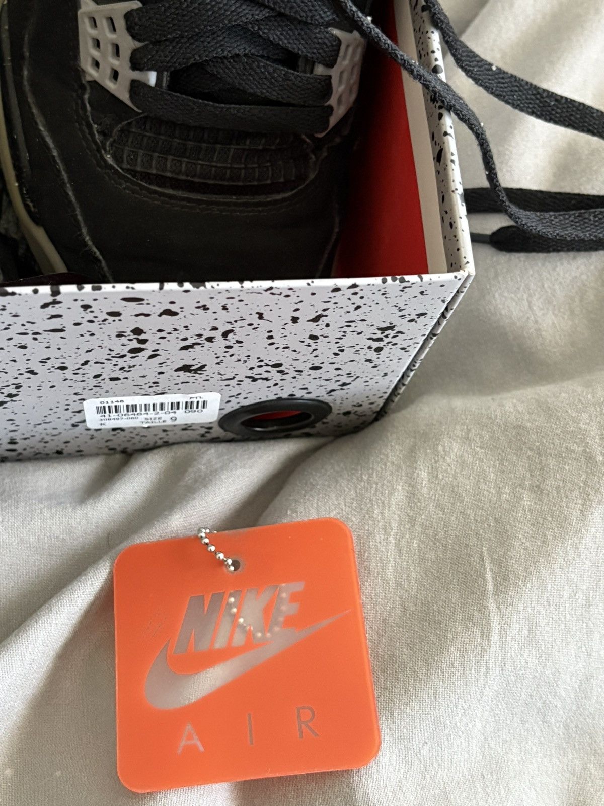 Jordan Brand Nike Jordan Retro 4 OG BRED 2019 Size US 9 / EU 42 - 11 Thumbnail