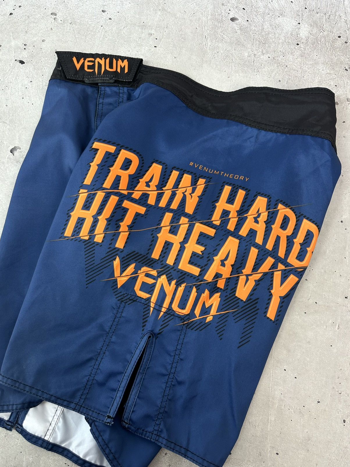 Other Venum Train Hard Hit Heavy Blue Printed Shorts Size US 34 / EU 50 - 8 Thumbnail