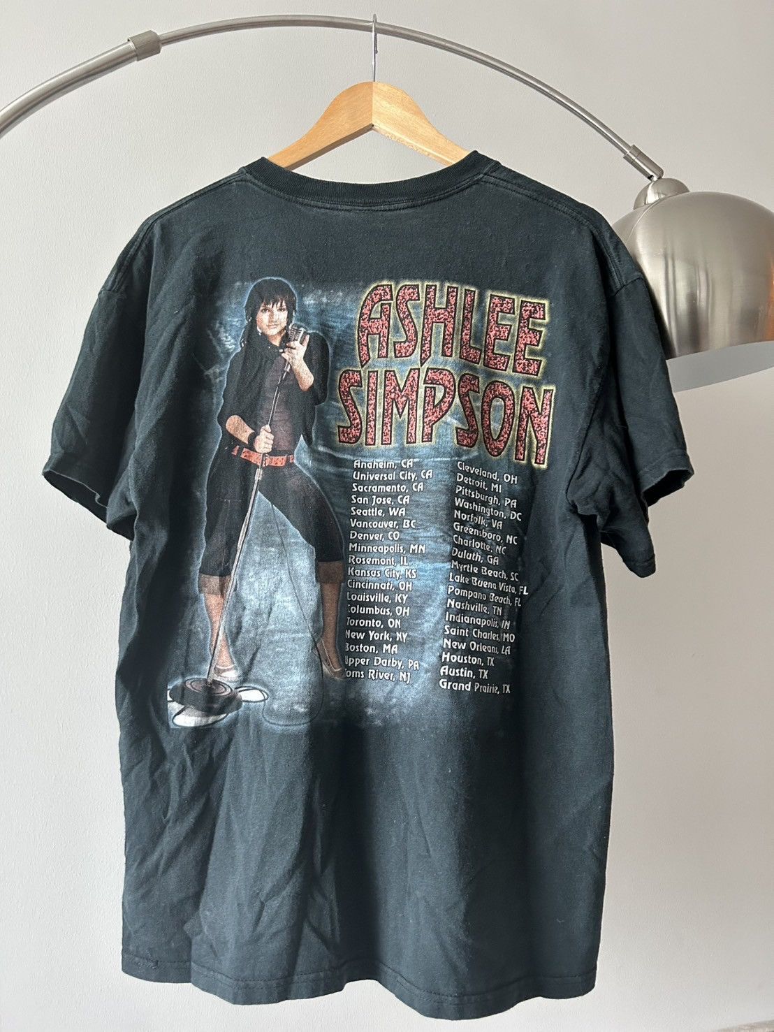 Vintage Ashlee Simpson Vintage T Shirt 00’ Size US L / EU 52-54 / 3 - 4 Thumbnail
