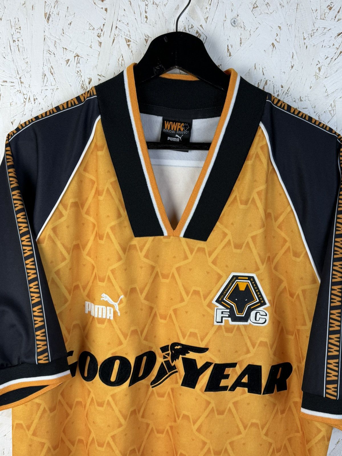 Puma 90s Wolverhampton Wanderers 1996/98 Home Kit Soccer Jersey Size US L / EU 52-54 / 3 - 2 Thumbnail