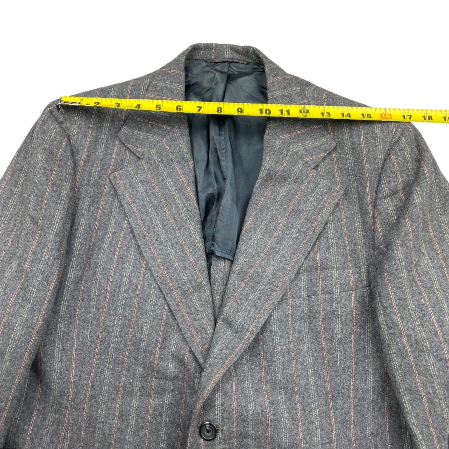 Saks Fifth Avenue VINTAGE Saks Fifth Avenue Men’s Blazer Gray Stripe 2-Button Wool 40R Shirt? Size 40R - 7 Thumbnail