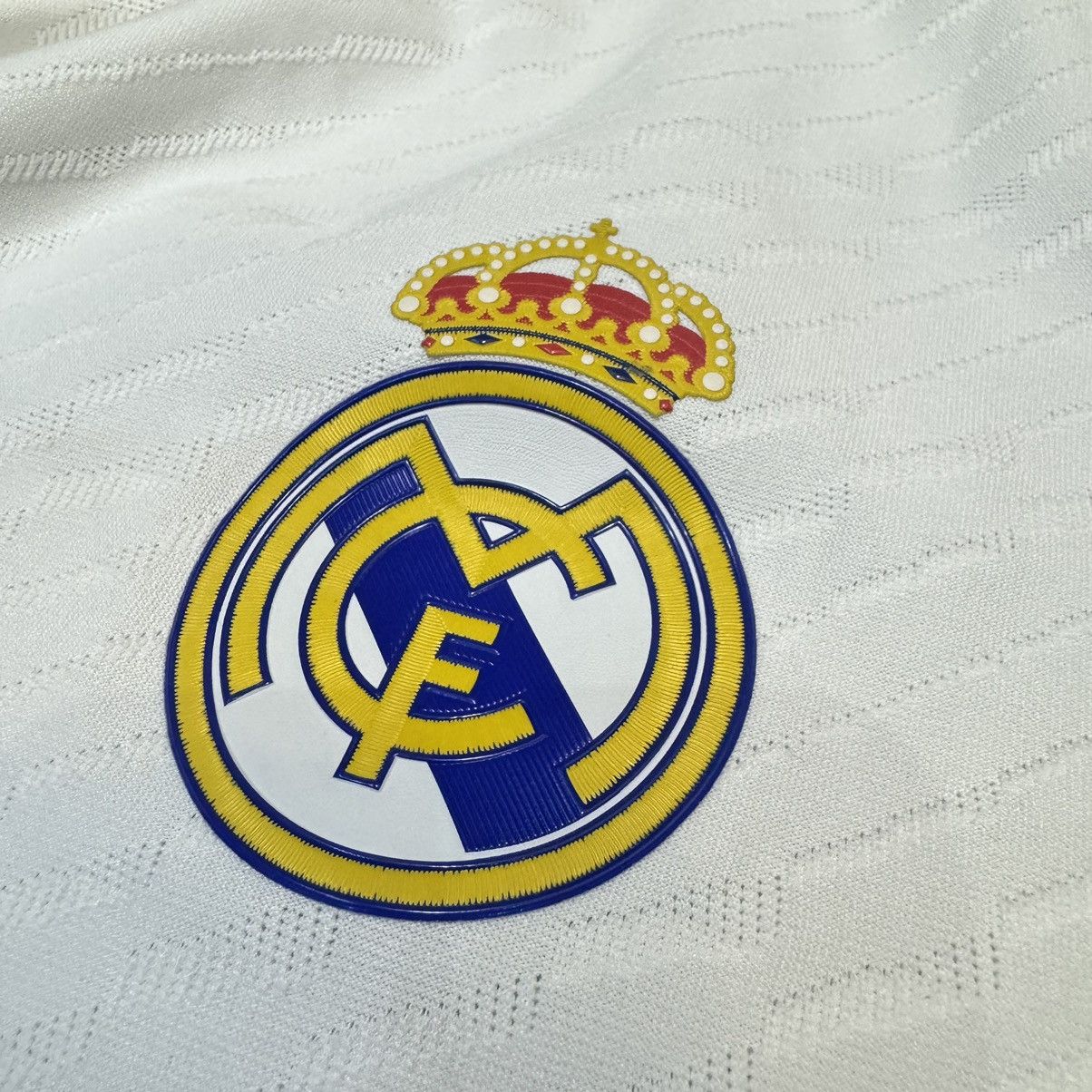 Adidas Real madrid 23/24 player issue home shirt #5 Bellingham Size US L / EU 52-54 / 3 - 5 Thumbnail