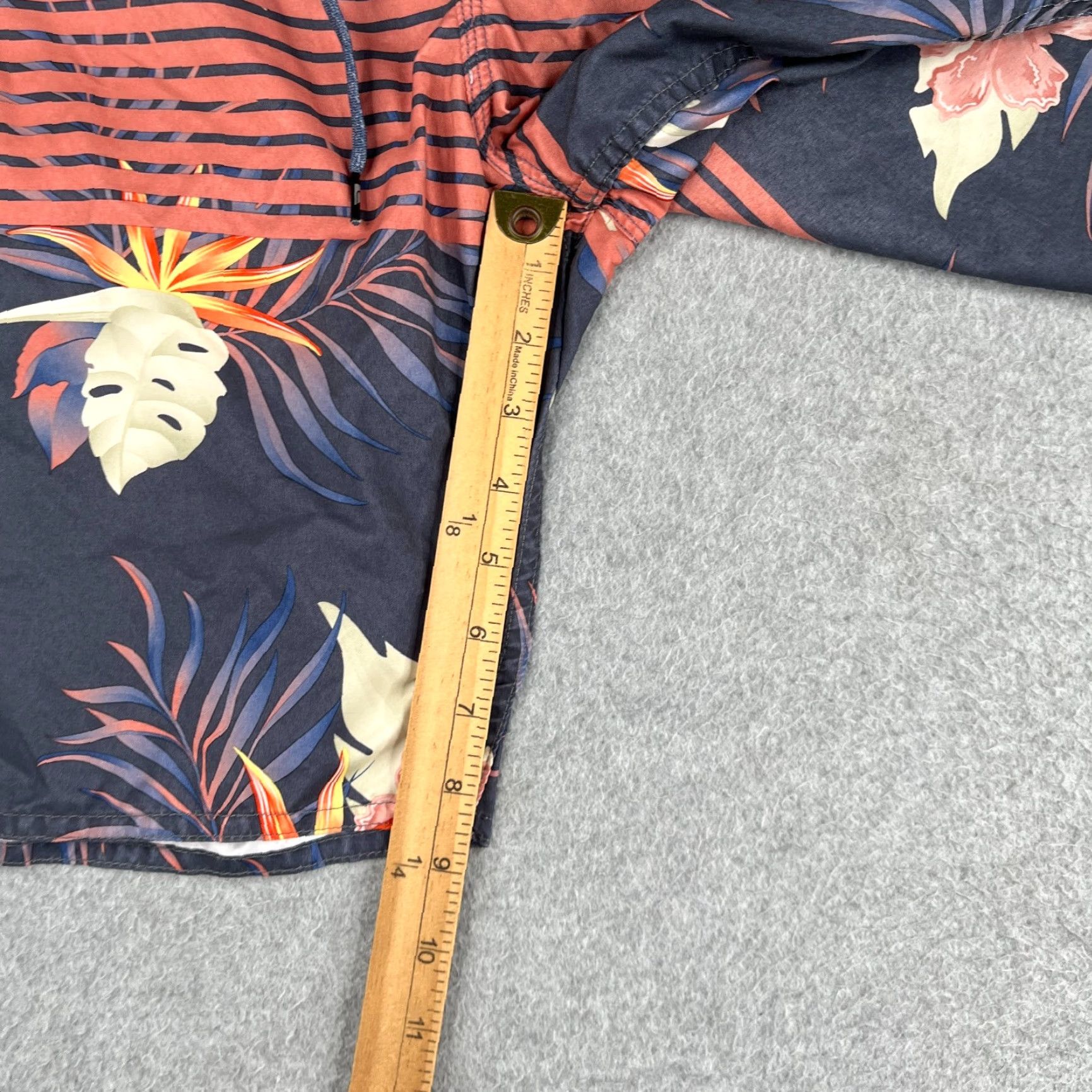 Quiksilver Quiksilver Swim Trunks Mens 36 Navy Blue Floral Board Shorts Bathing Suit Mens Size US 36 / EU 52 - 4 Thumbnail