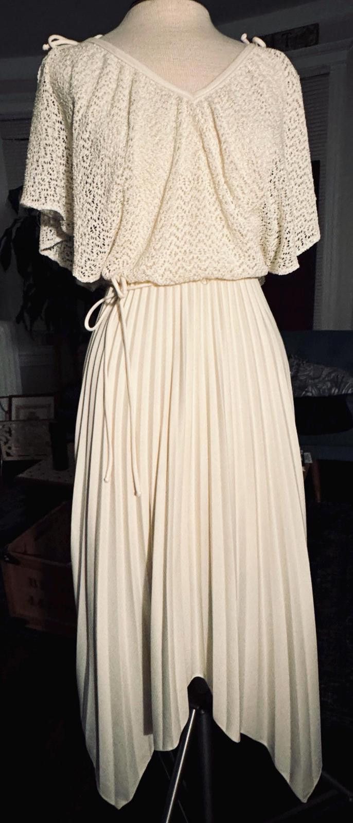 Designer 1970s Vintage Cream Pleated Retro Boho style VTG Dress Size M / US 6-8 / IT 42-44 - 2 Thumbnail