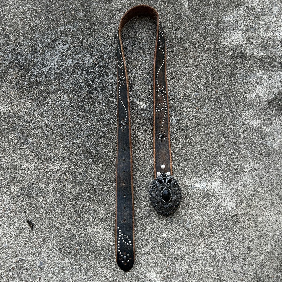 If Six Was Nine Vintage studded leather belt ⚫️ Size ONE SIZE - 6 Thumbnail