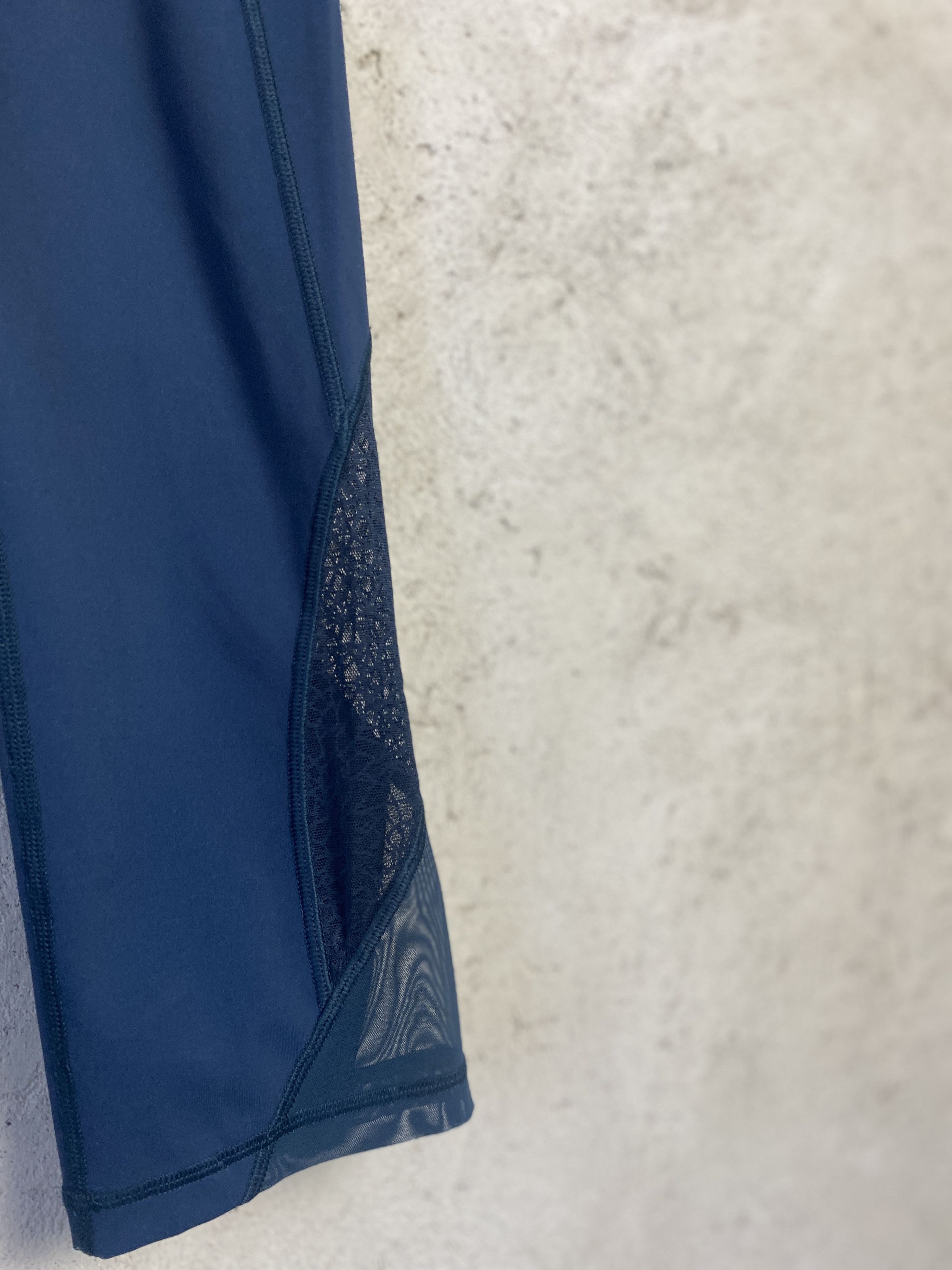 Lululemon Lululemon capri short leggings sport yoga pilates gym Size 27" / US 4 / IT 40 - 3 Thumbnail