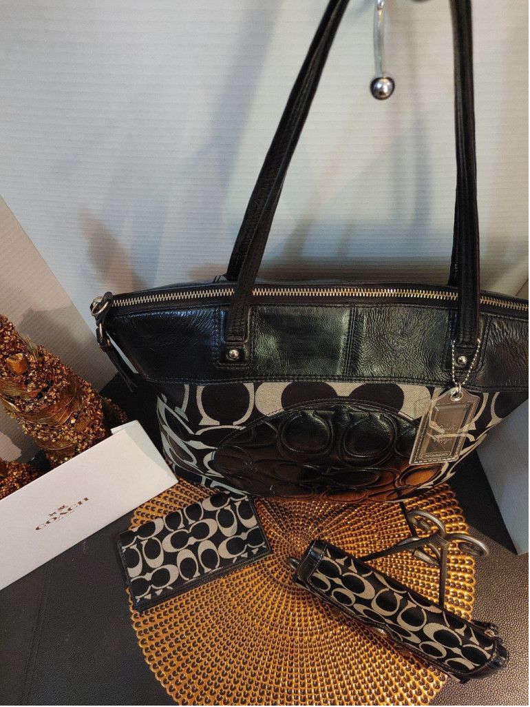 Coach Coach Laura Tote & Wallet Set 18335 Size ONE SIZE - 3 Thumbnail