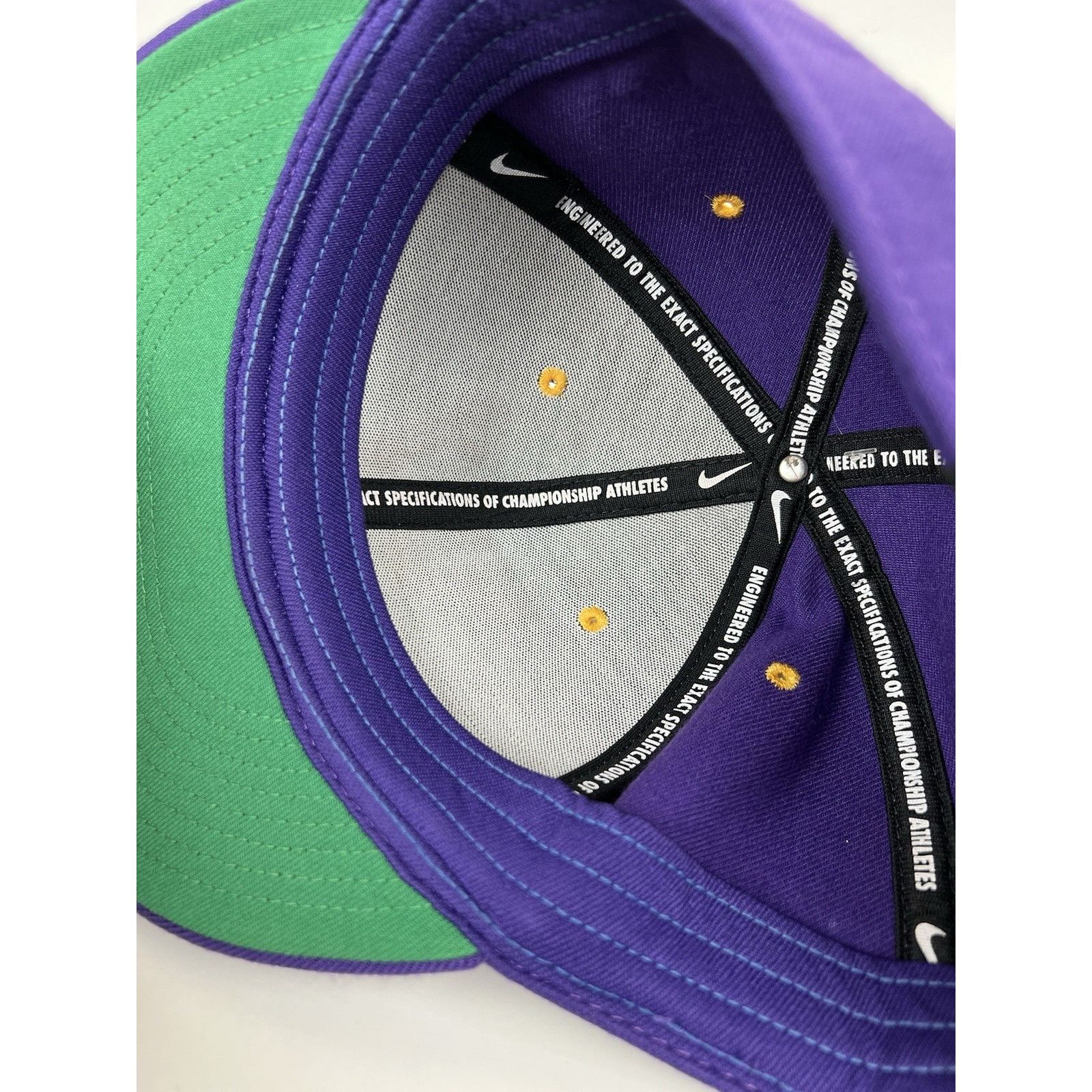 Nike Vintage Nike Washington Huskies Hat Cap Purple Gold NCAA Siz Size ONE SIZE - 7 Thumbnail