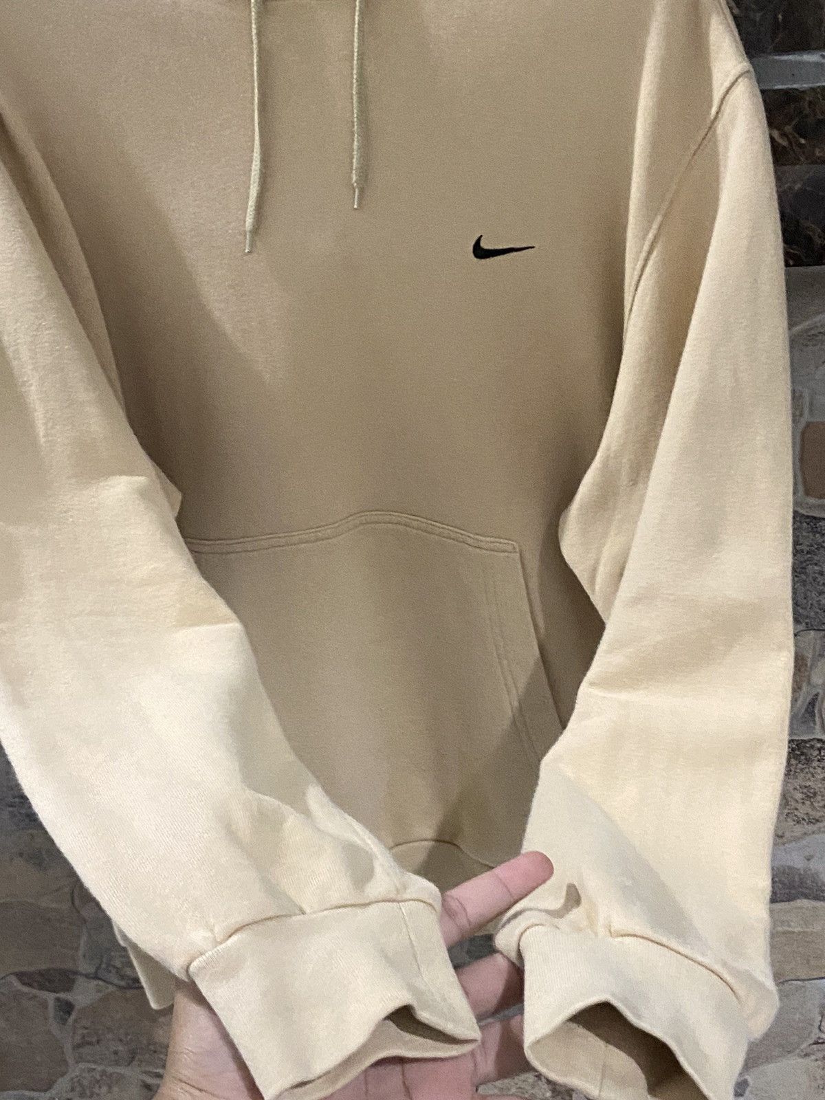 Nike × Vintage 💸NEED GONE💸Nike vintage y2k small swoosh cream hoodie Size US L / EU 52-54 / 3 - 4 Thumbnail