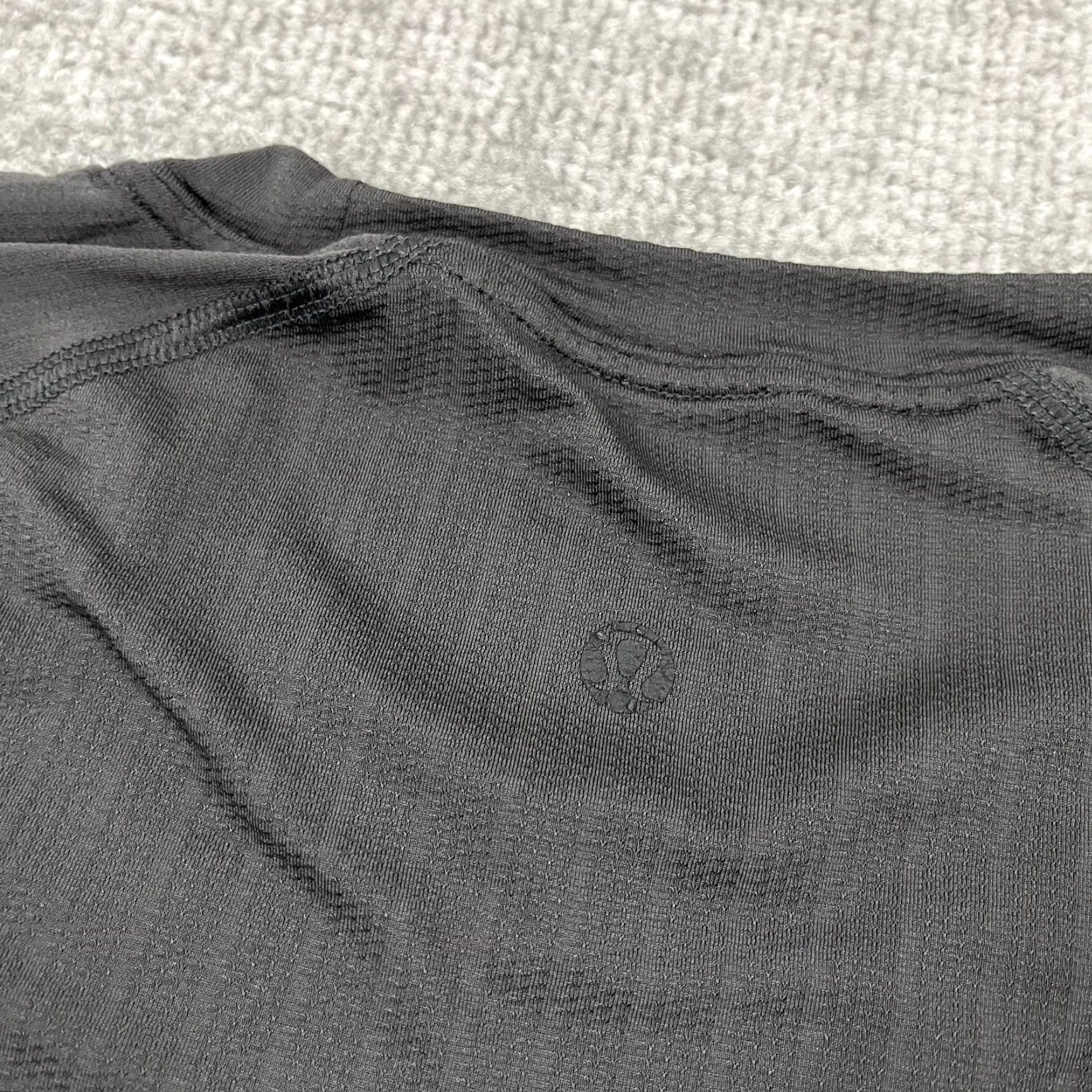 Lululemon Lululemon Shirt Mens Small Gray Striped Stretch Crewneck Travel Everyday Comfort Shirt Men's Small Gray Striped Athletic Crewneck T-Shirt Size US S / EU 44-46 / 1 - 3 Thumbnail