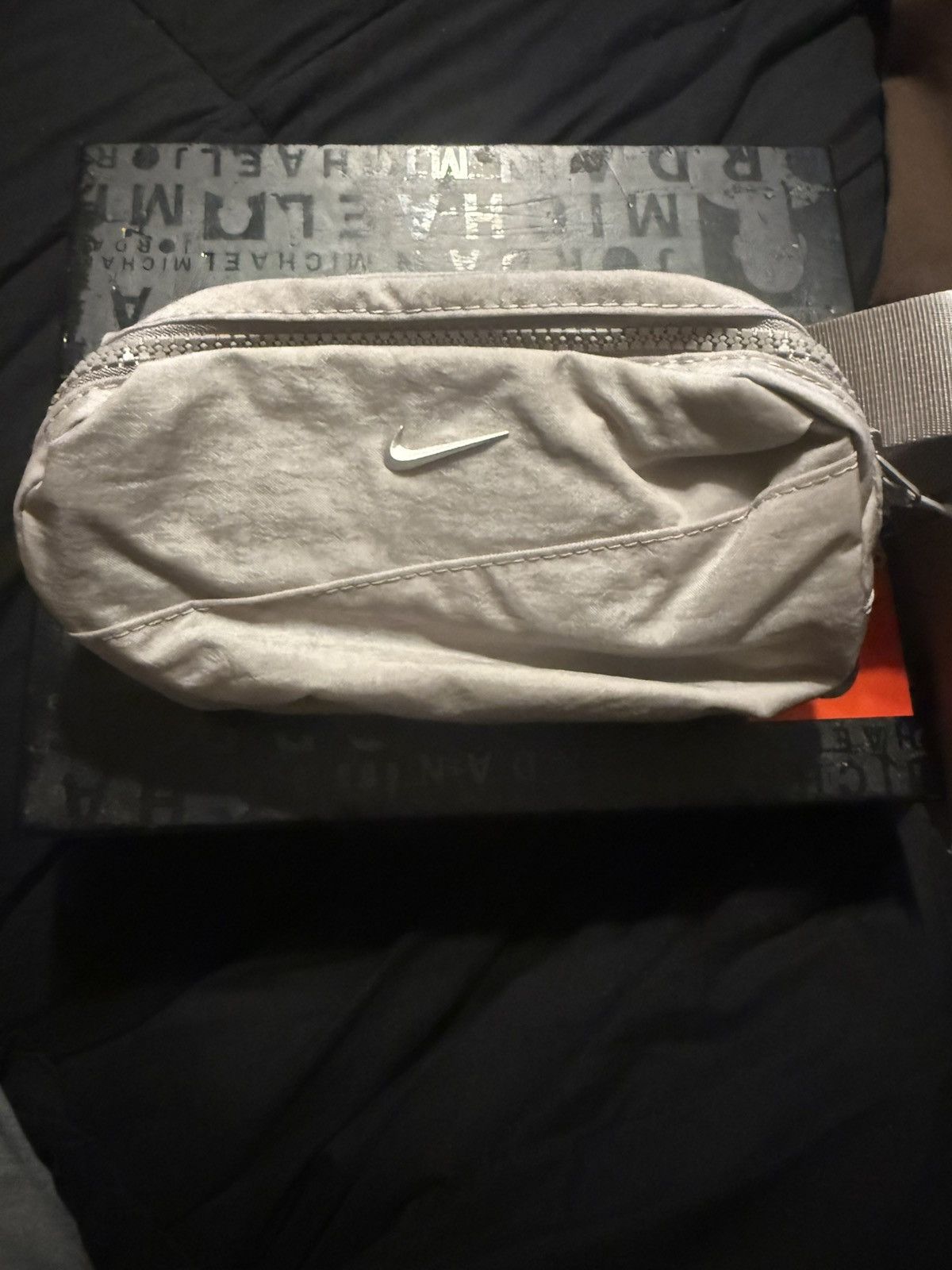 Nike Nike Beige Belt Bag Stylish Nike belt bag. Size ONE SIZE - 1 Thumbnail